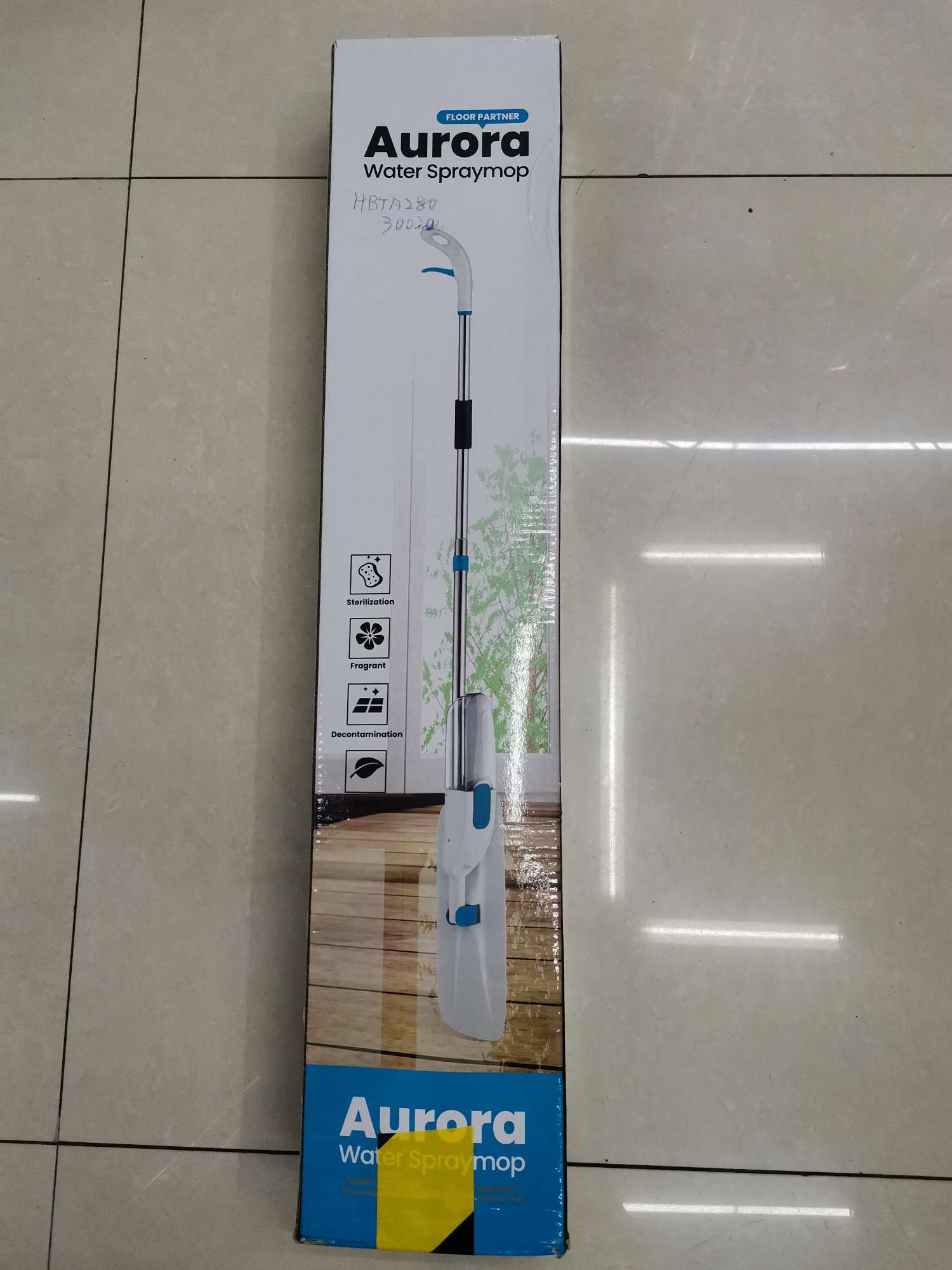 Water spray mop full figure
