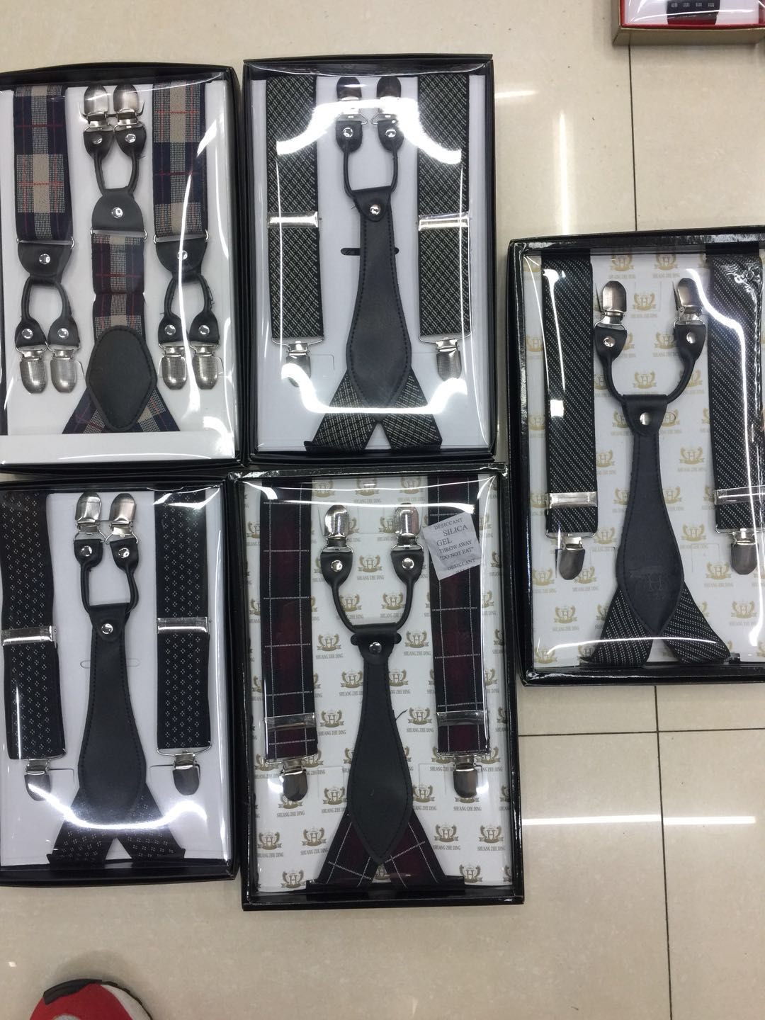 新款背带牛仔短裤