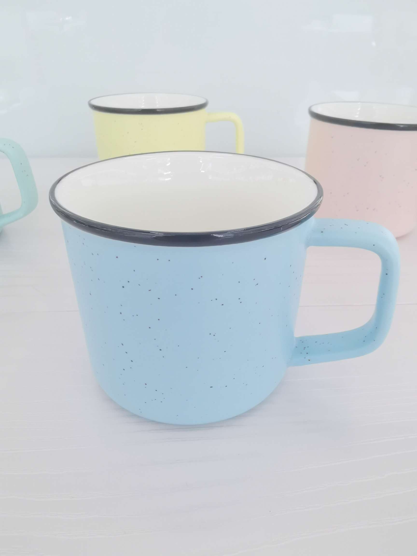 Simple Zakka-colored glazed polka dot ceramic cups, coffee cups, water cups undefined