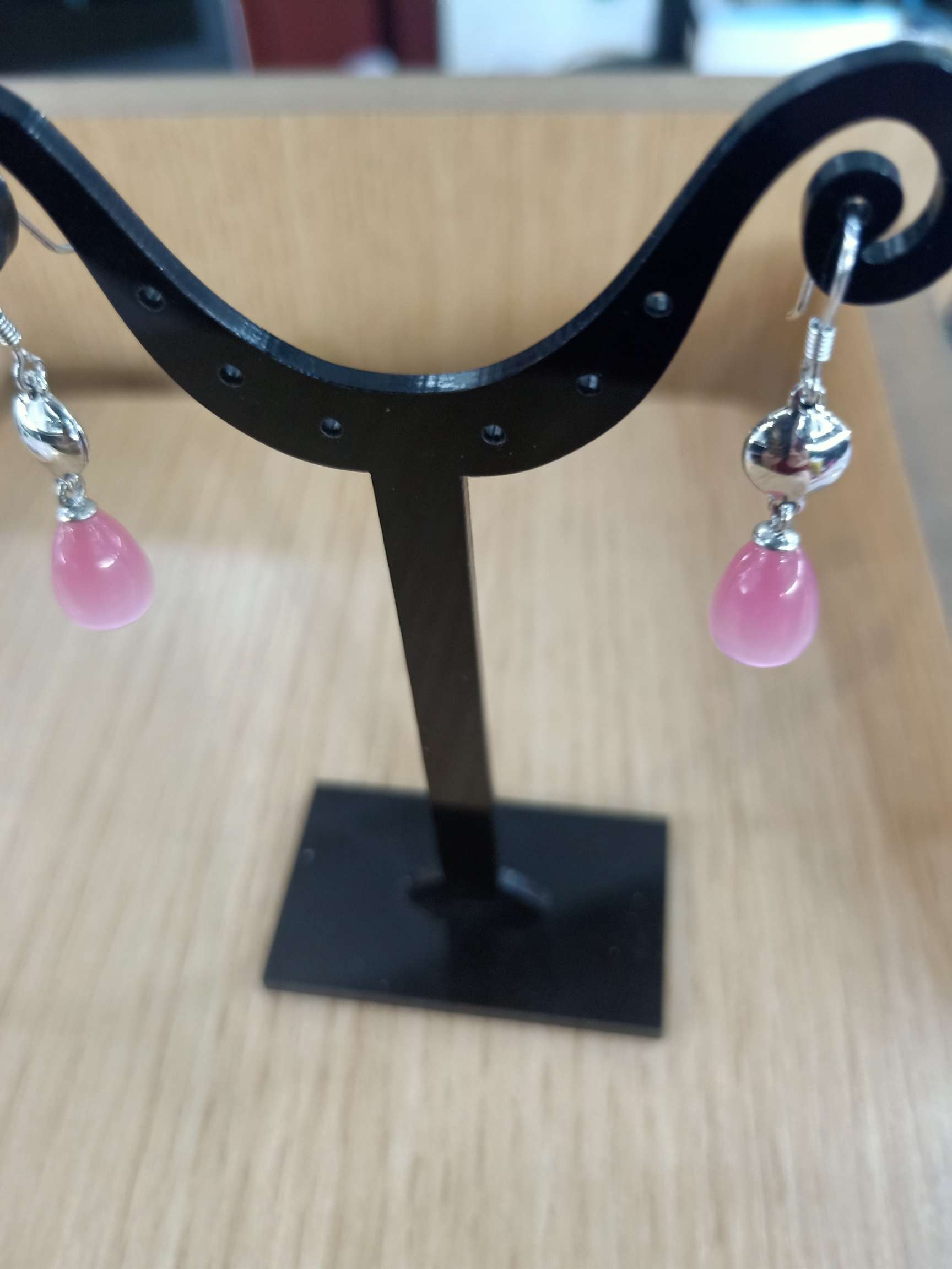 粉红色猫眼搭配创意925纯银耳环产品图