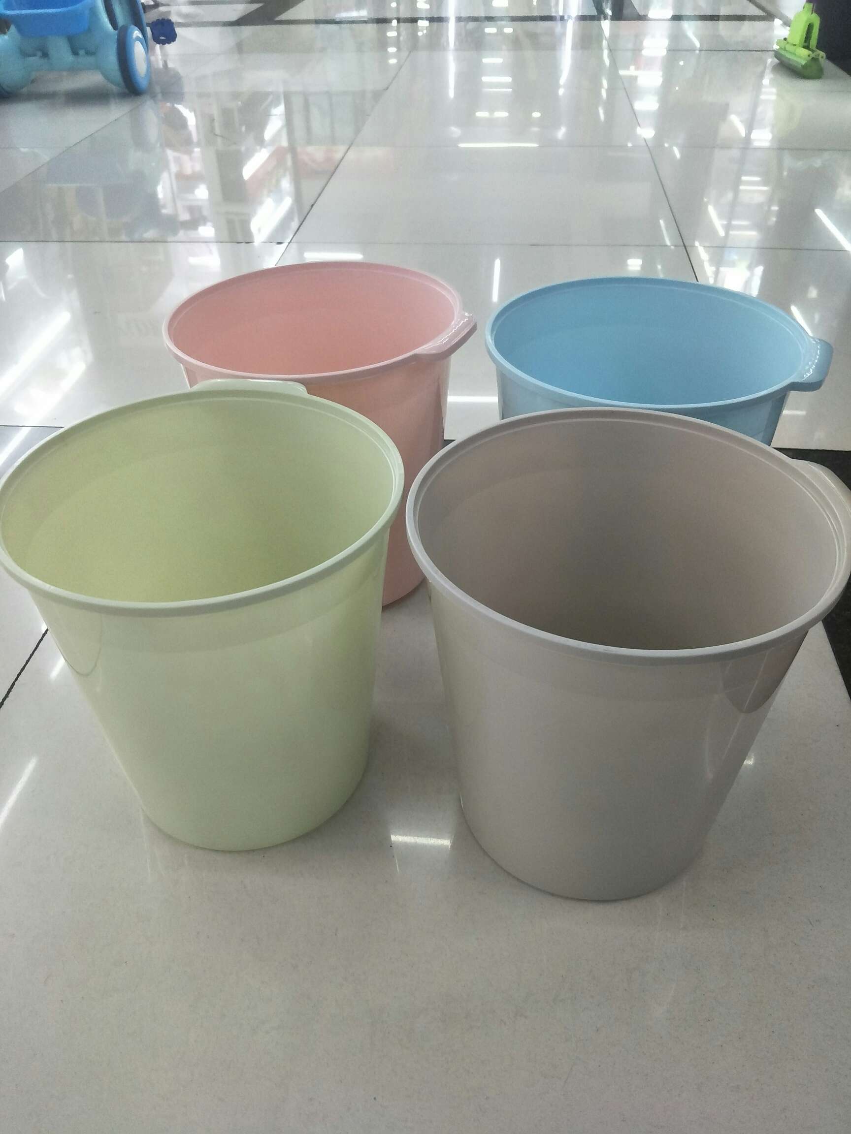 小号圆形彩色垃圾桶图