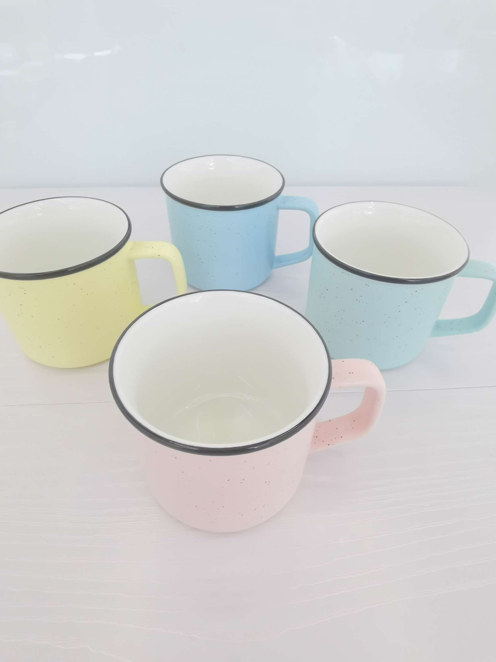 Simple Zakka-colored glazed polka dot ceramic cups, coffee cups, water cups undefined