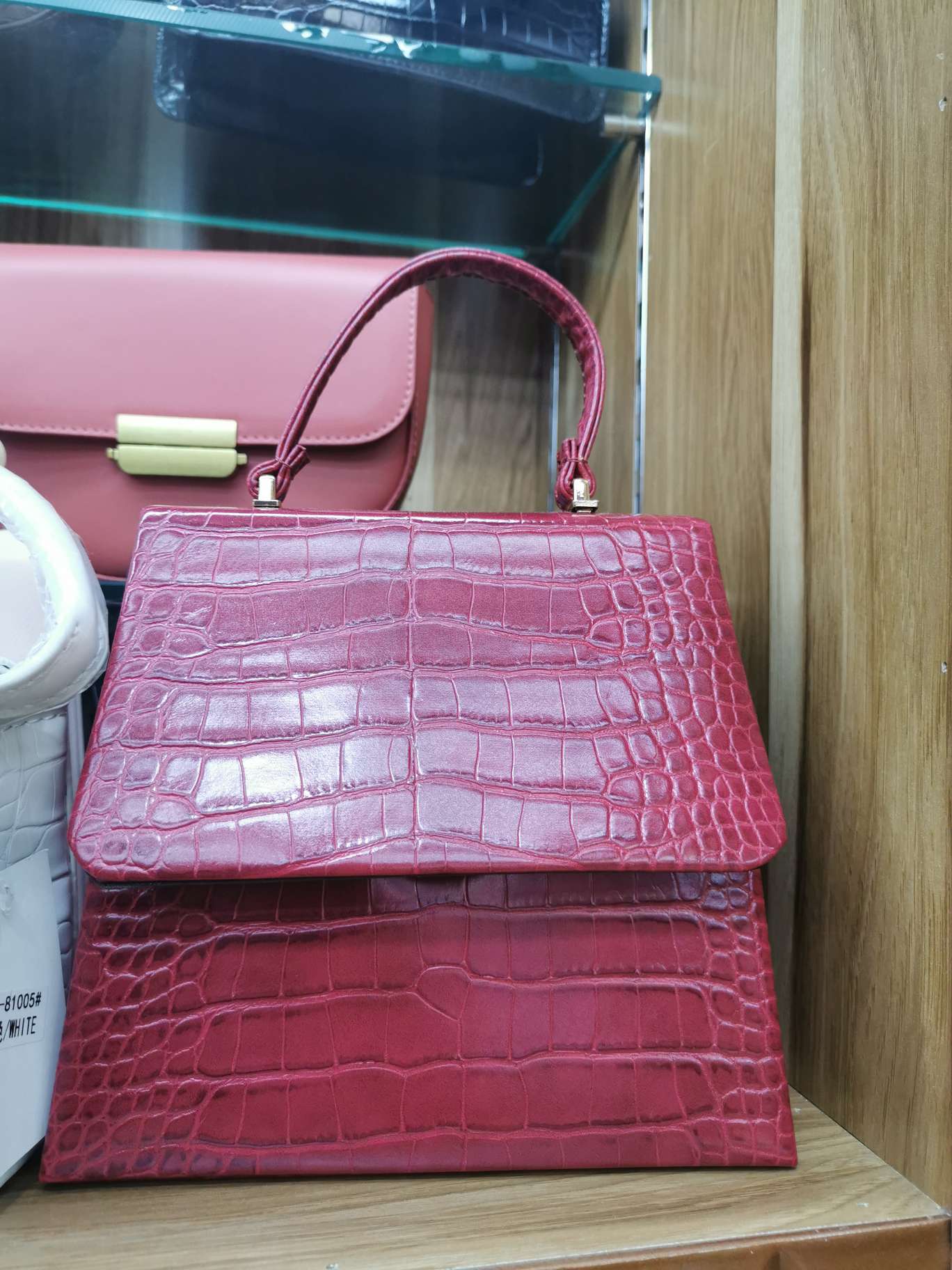 Leisure bag with cross-body
