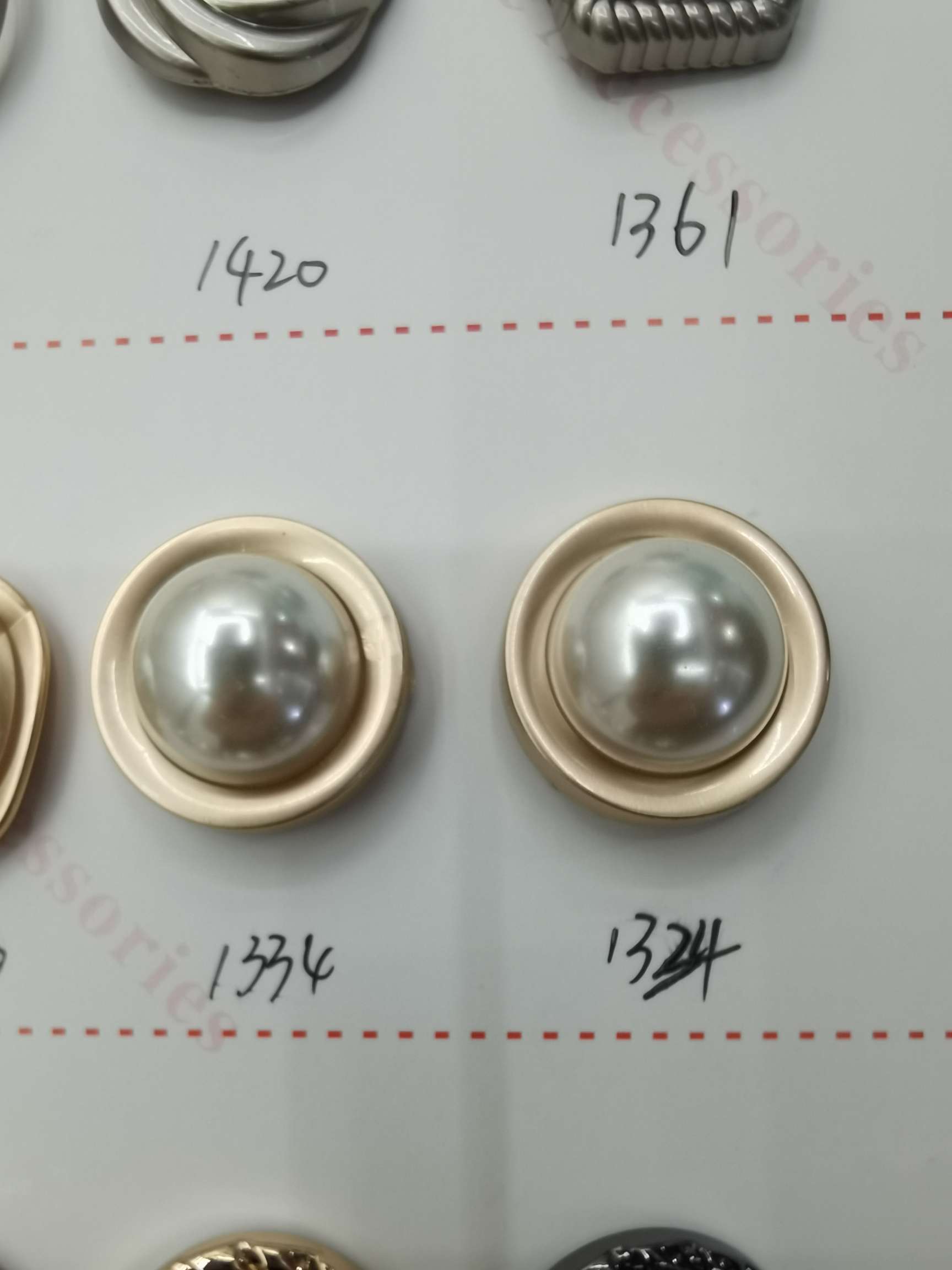 1334