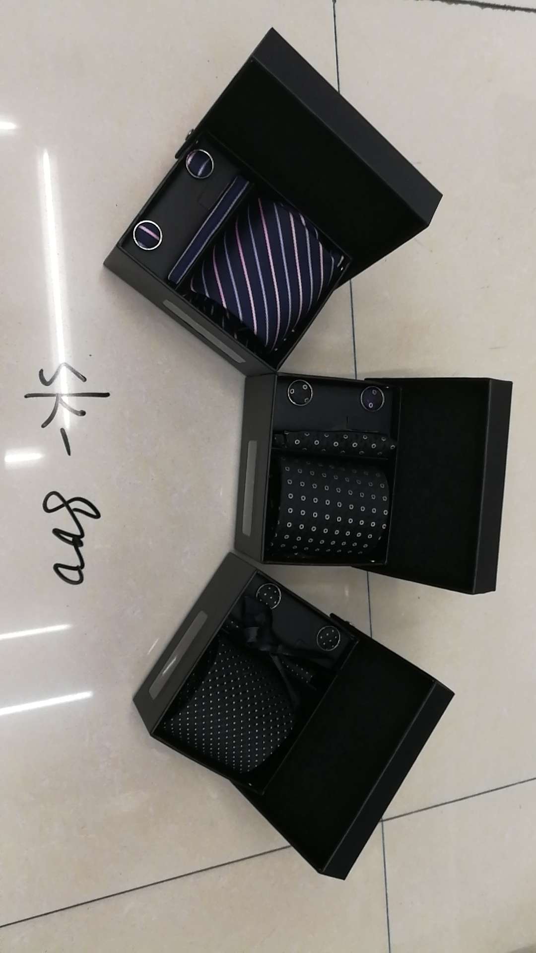 All kinds of business suits and ties Application Scenario