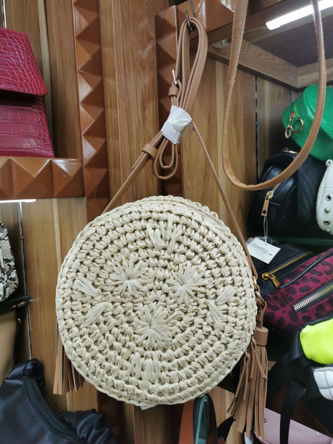 Round straw bale