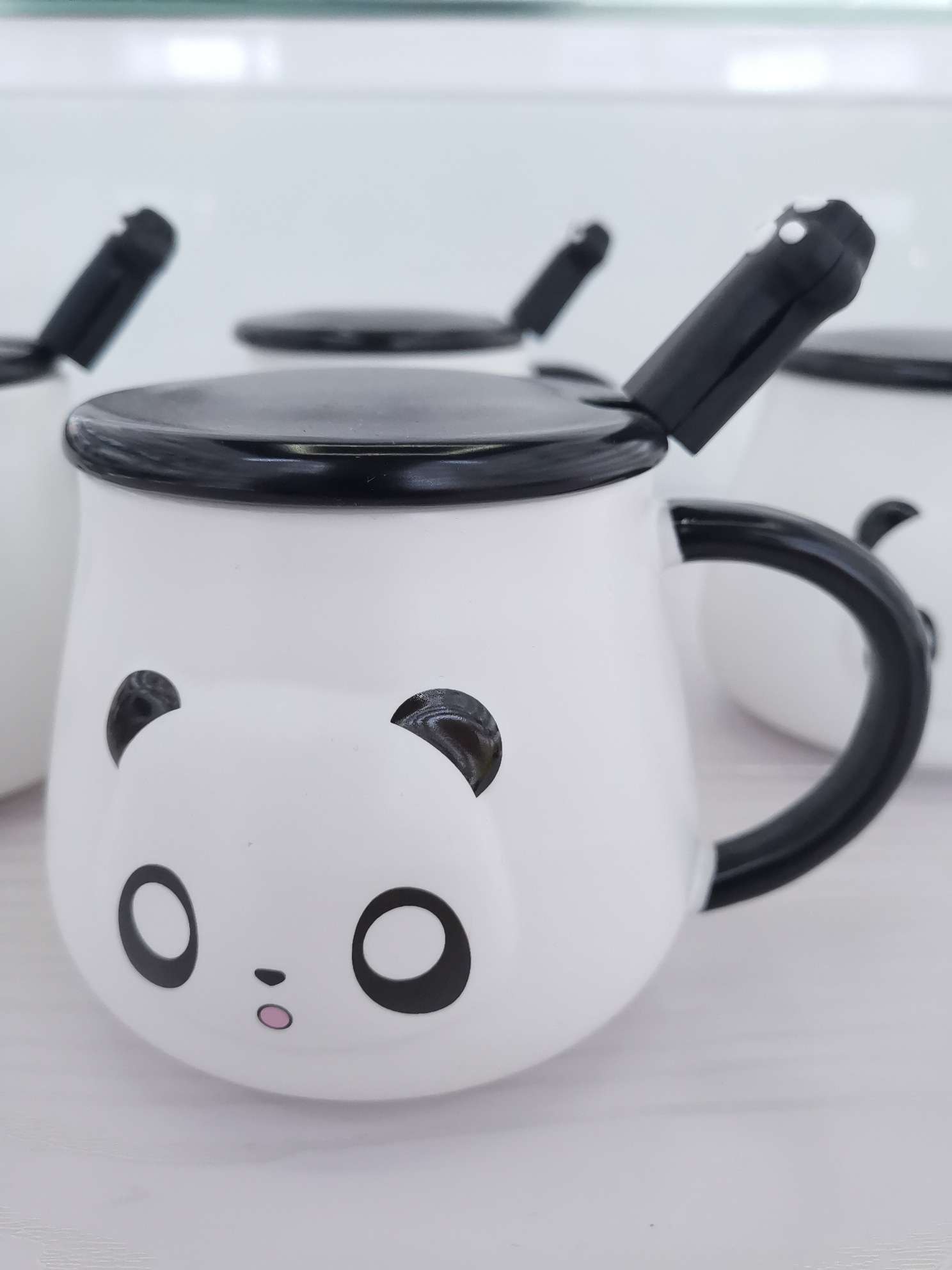 Three-dimensional panda-shaped ceramic cups, coffee cups and water cups Application Scenario