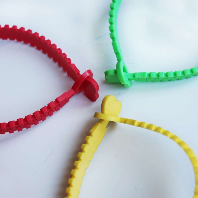 Cartoon PVC soft rubber children's wristband Application Scenario