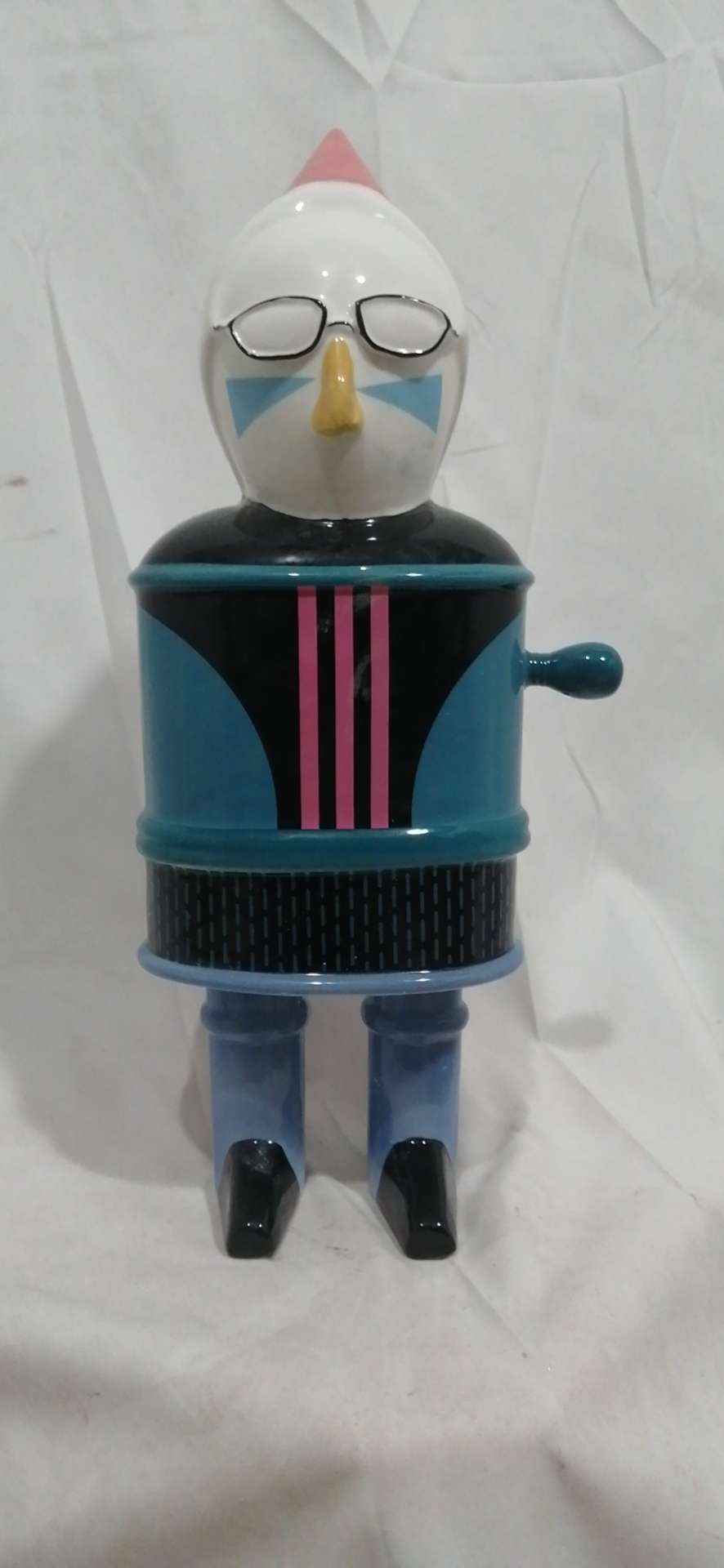 The Ceramic Modern Family series is 36 cm tall details Picture