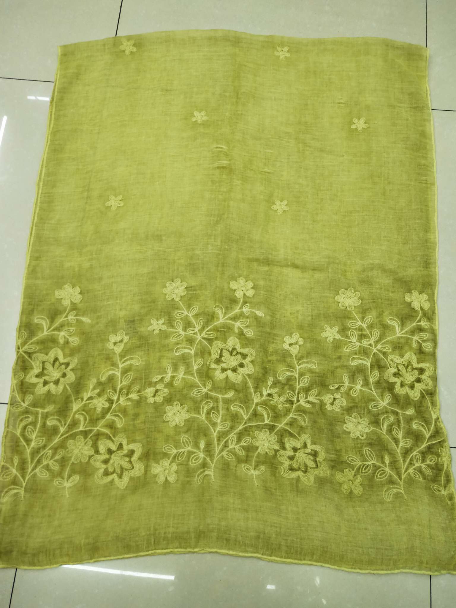 Stained Embroidered Scarf 13 Specification drawing