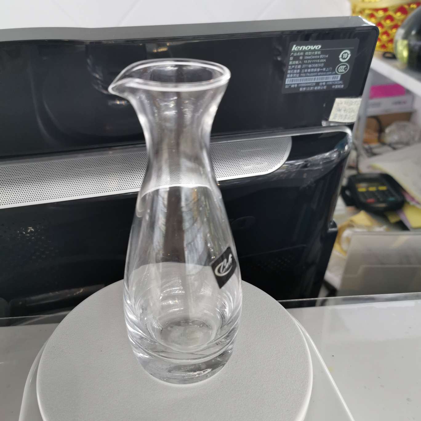 JH28 transparent crystal glass liquor bottle, wine divider, red wine decanter, wine divider, liquor and red wine tying bottle, foreign wine public cup Application Scenario