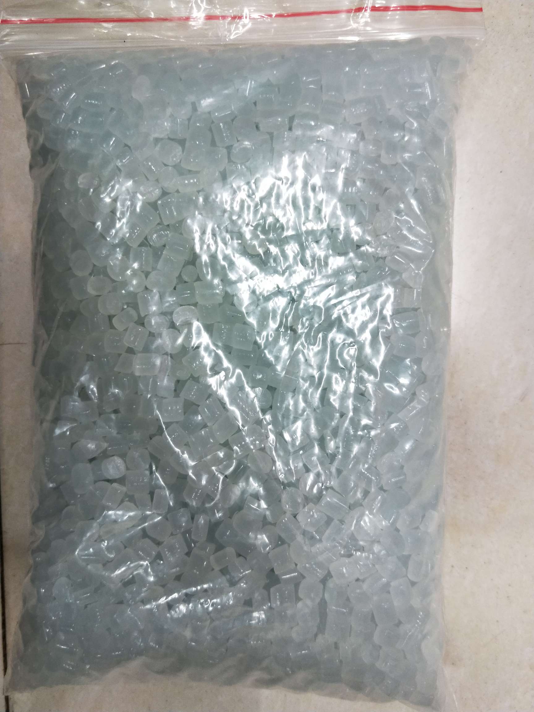 透明固德力胶粒，胶棒，胶枪细节图
