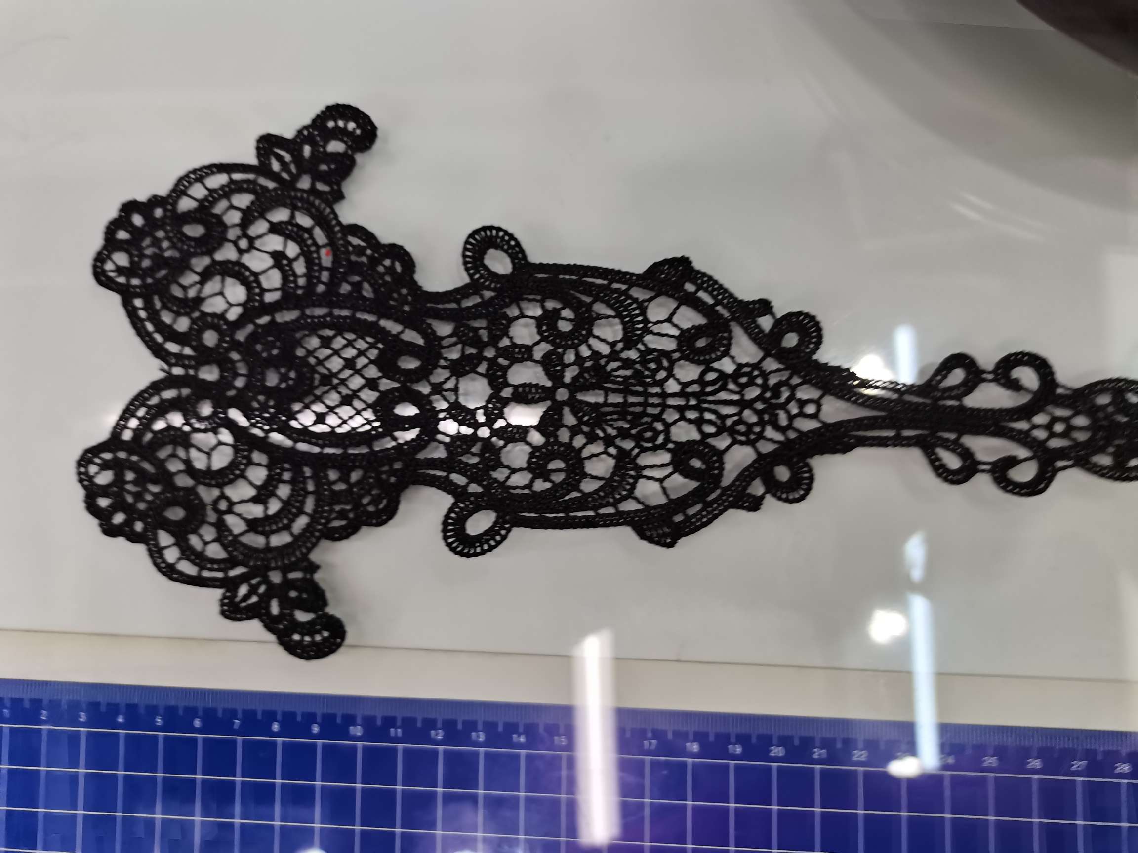The new two-strand polyester lace features exquisite and clear patterns details Picture