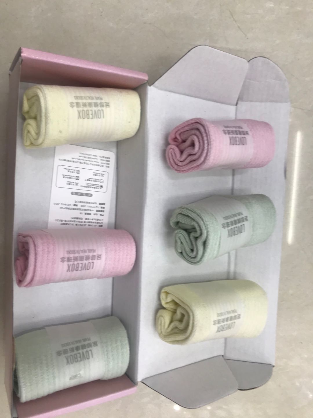 Street stall economy bestsellers at special prices: Socks, short socks, boat socks, fashionable and trendy socks, cotton socks, pantyhose, mid-calf socks, short socks, women's socks, children's socks, silk socks, five-finger socks, pile socks