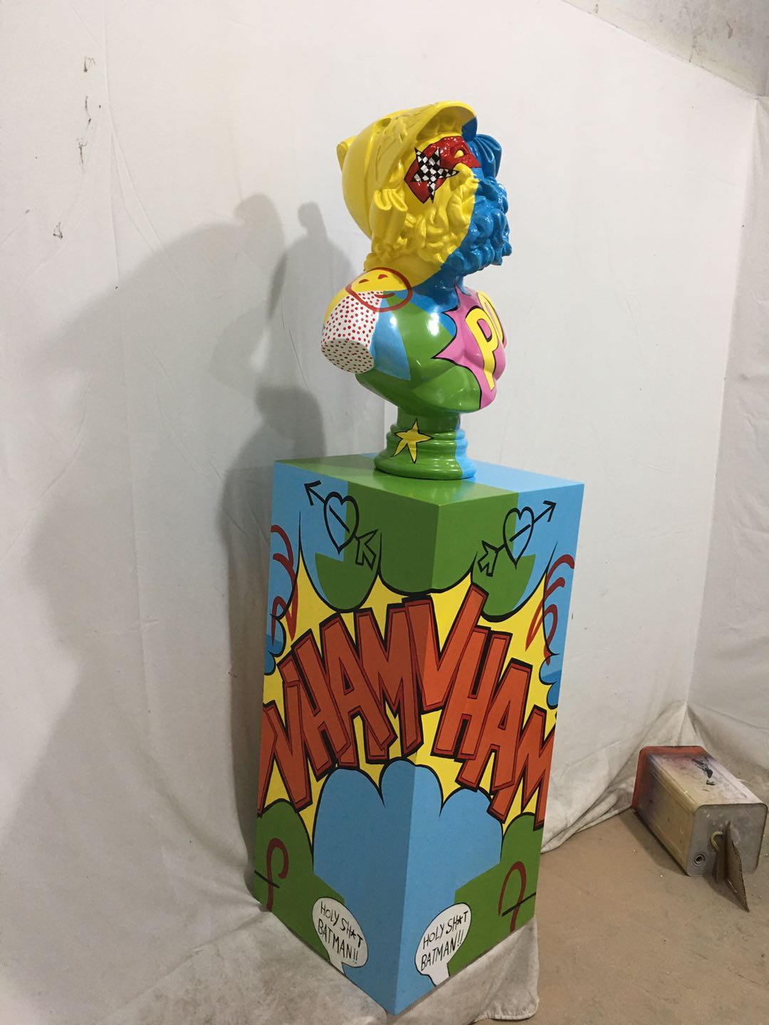 Nordic-style artistic figure ornaments + column factory direct sales of artistic decorative ornaments 1 details Picture