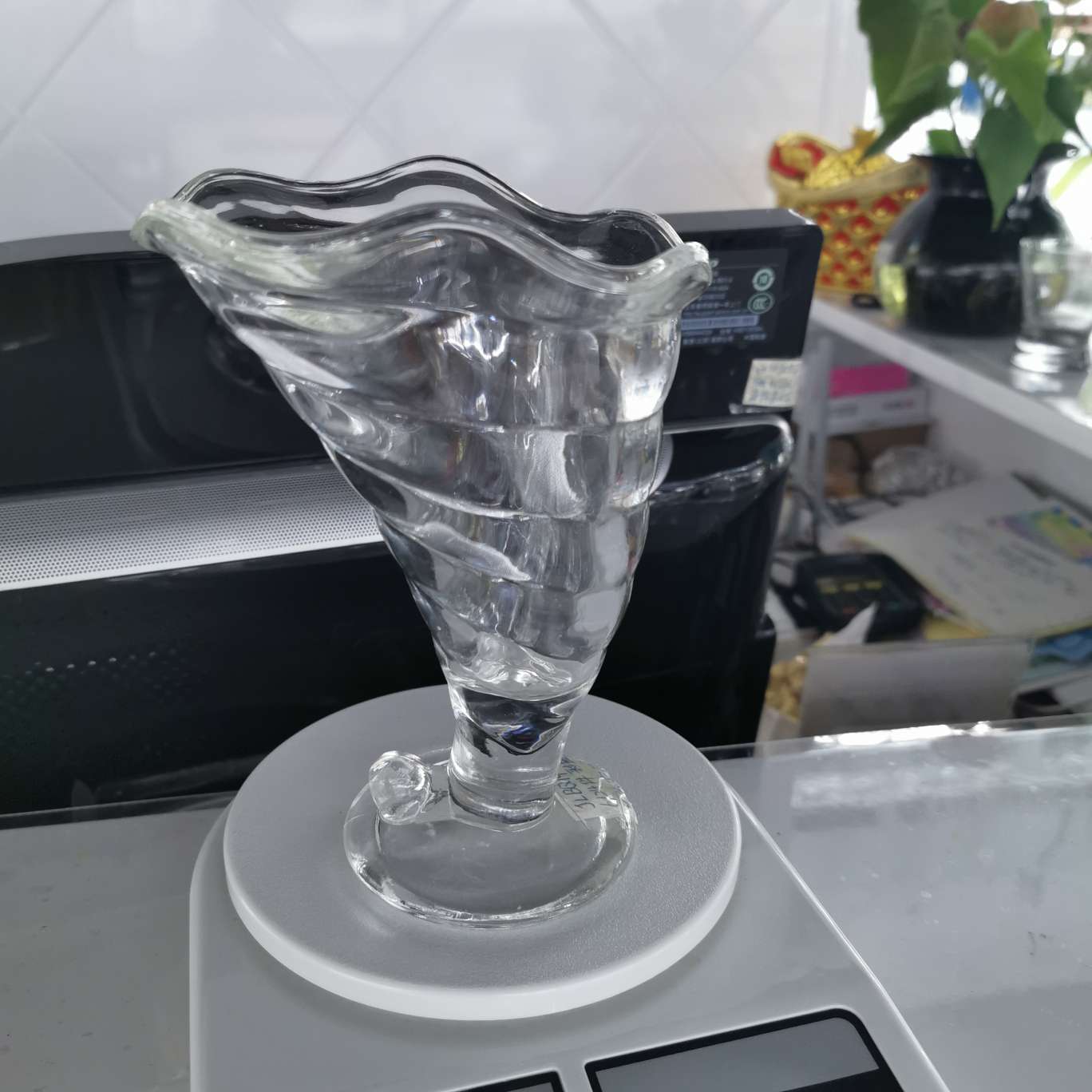 Thickened lead-free glass conch cups, cold drink cups, milkshake cups, salad cups, dessert cups, dessert highball cups, glass bowls details Picture