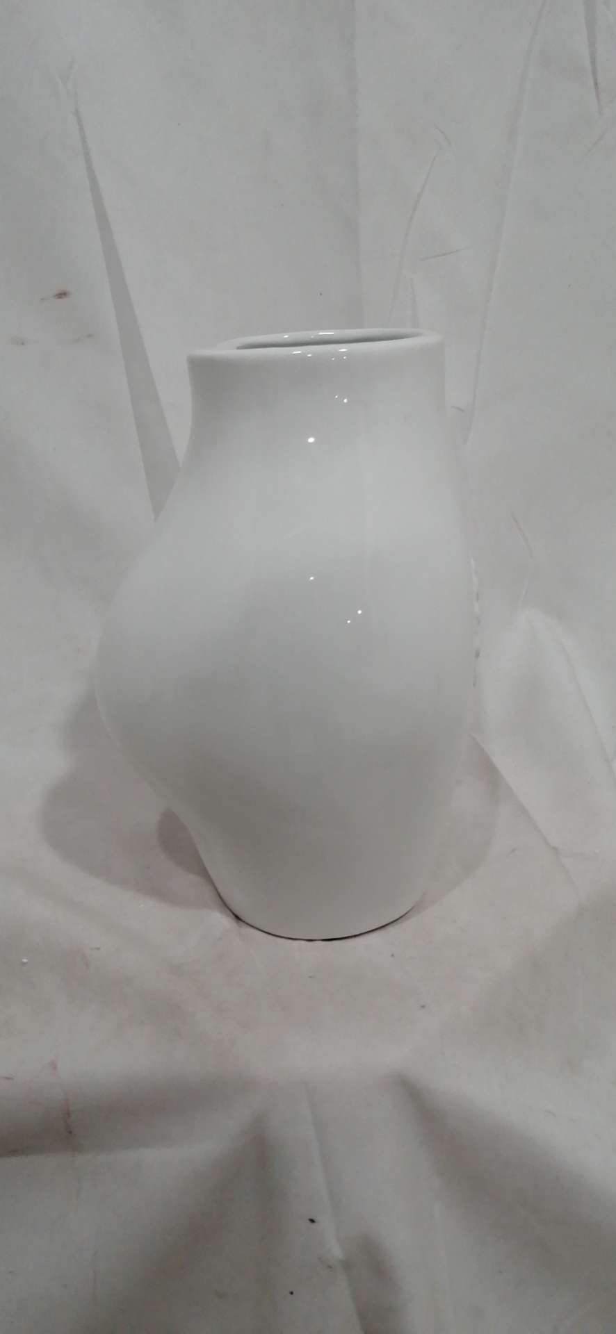 Creative home decoration art ceramic ceramic vase, white art vase, height 24*20*16 Specification image