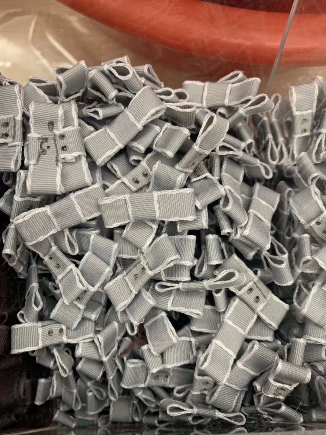 服装饰品实物图