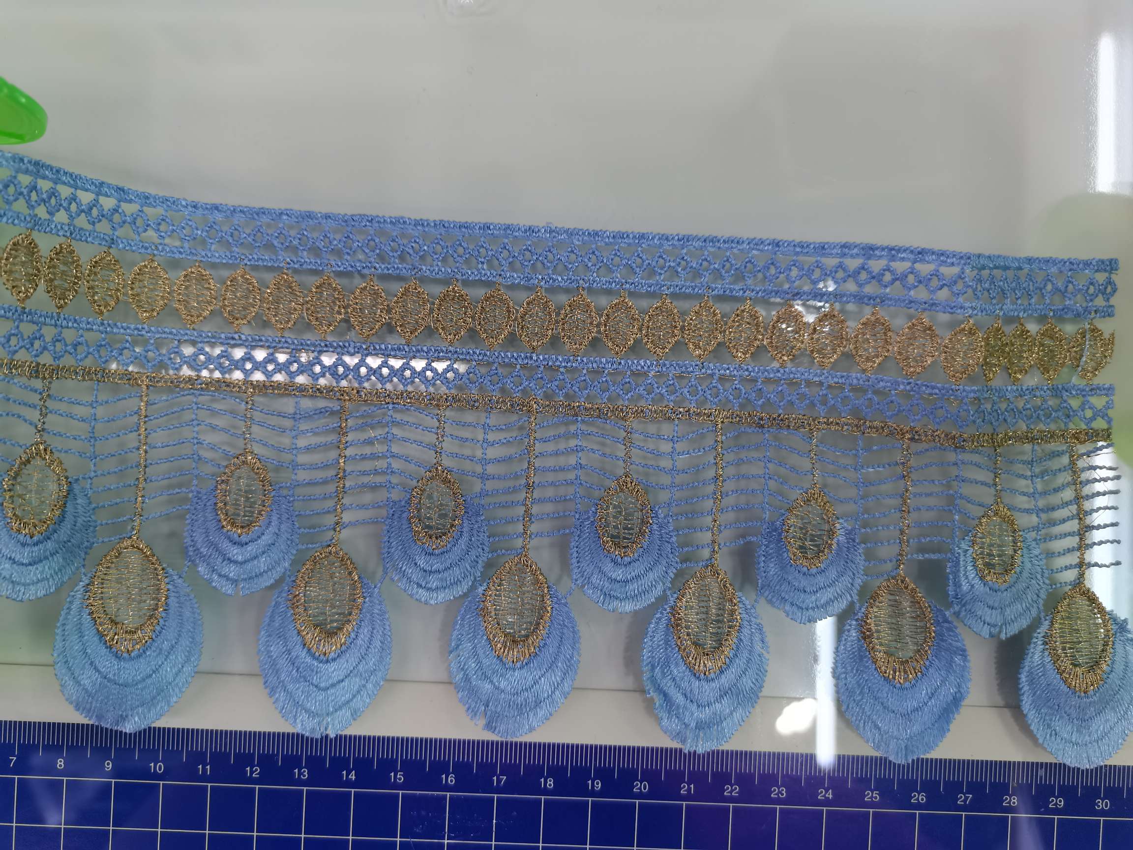Gold thread and color thread lace embroidery in 2020 Specification image