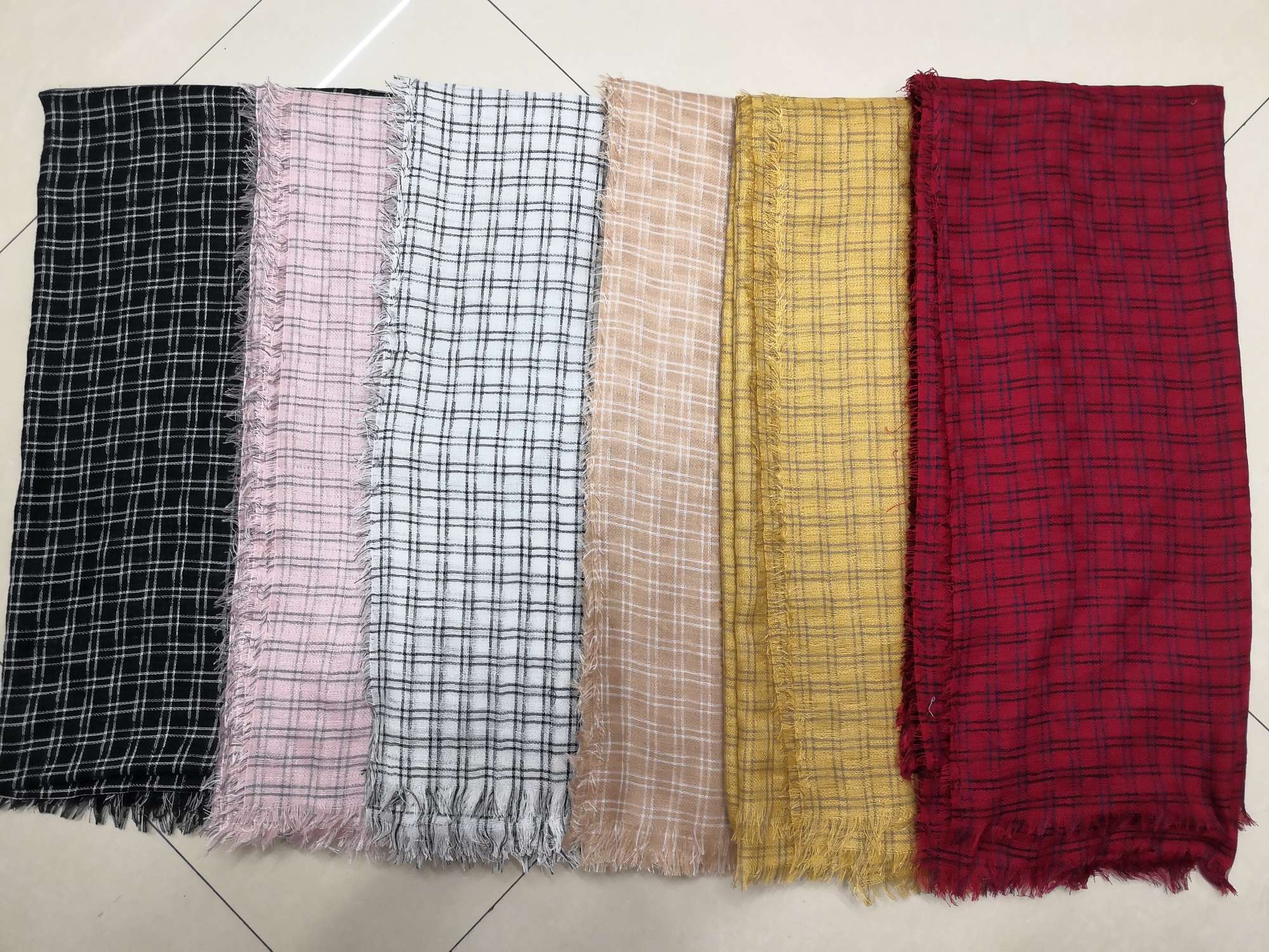 Plaid Casual Shawl With Four Sides Application Scenario