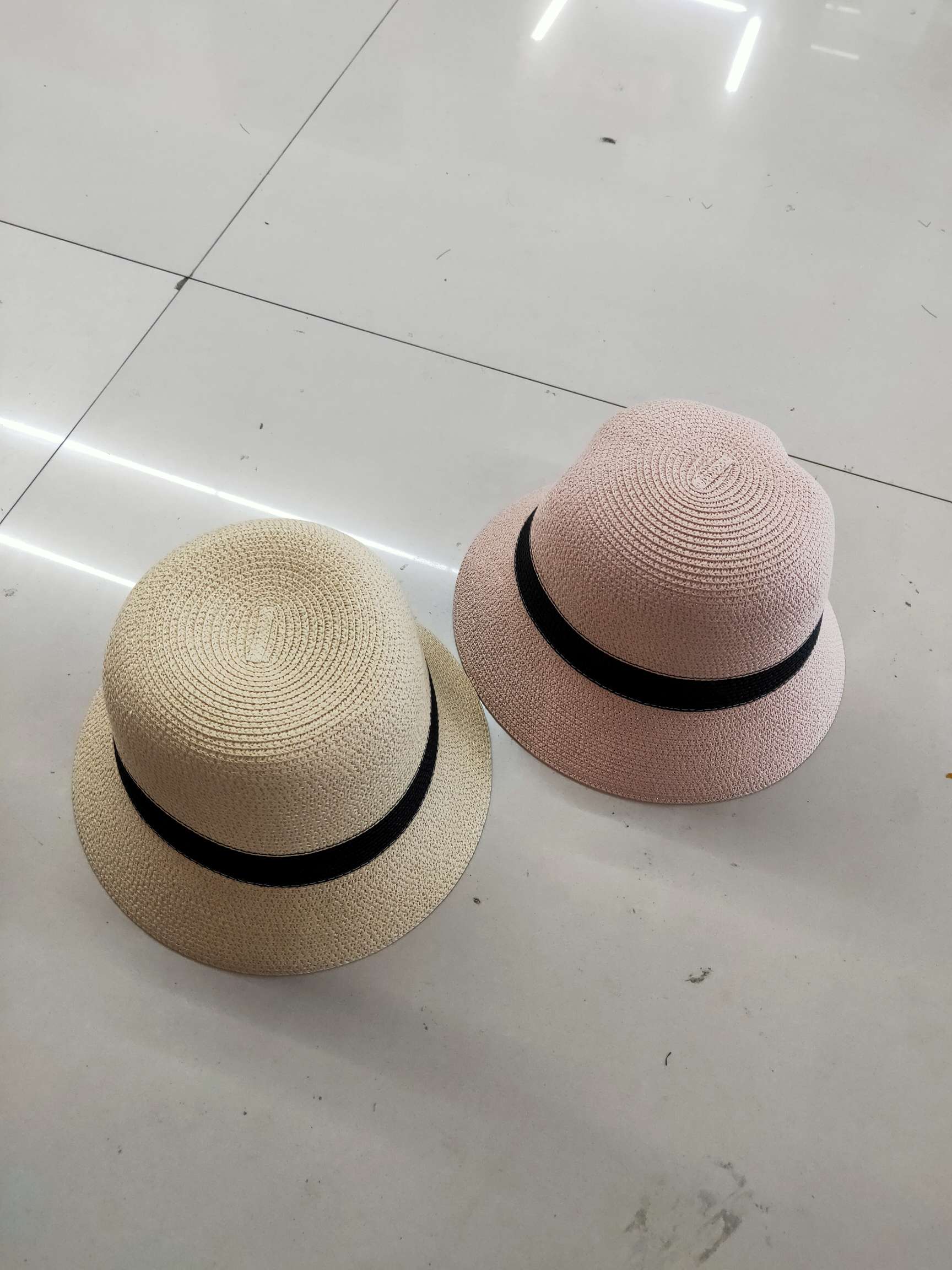 Two-color bucket hat thumbnail
