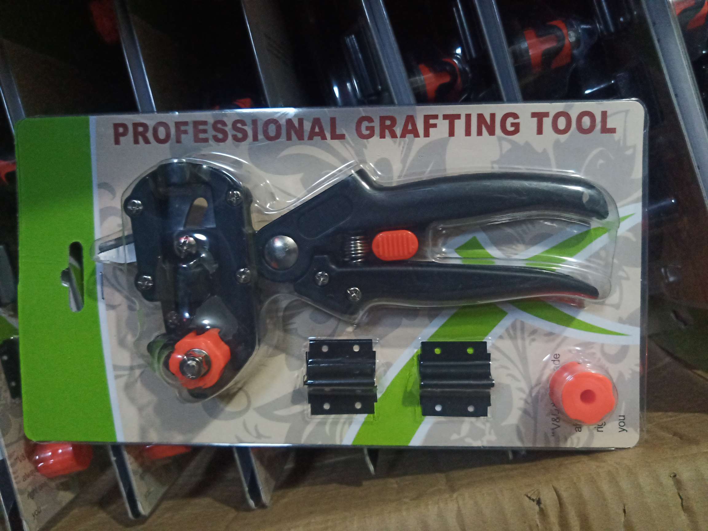 Grafting pliers, grafting shears, grafting tools, gardener's tools