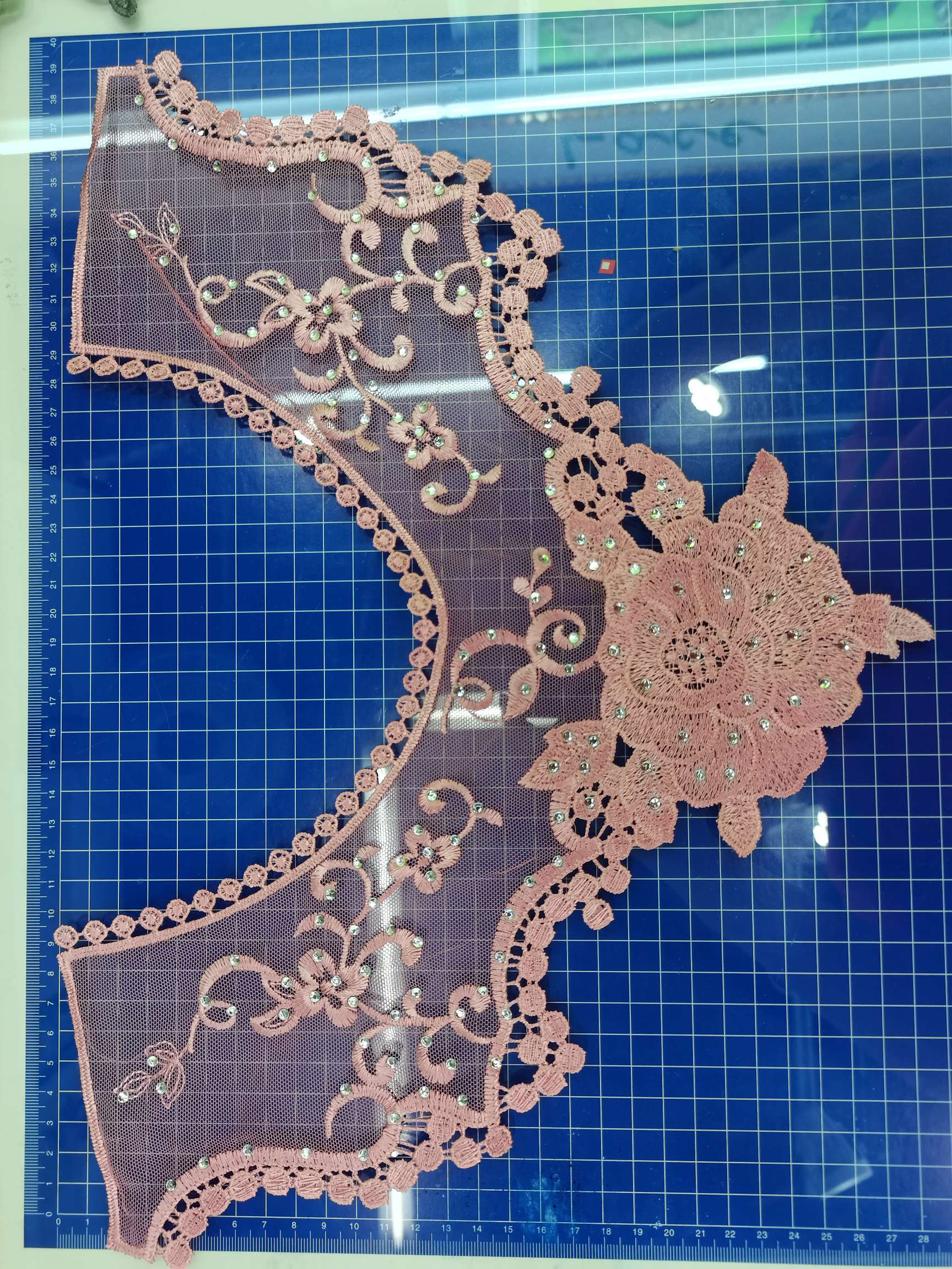 2020 new style necktie lace embroidery details Picture