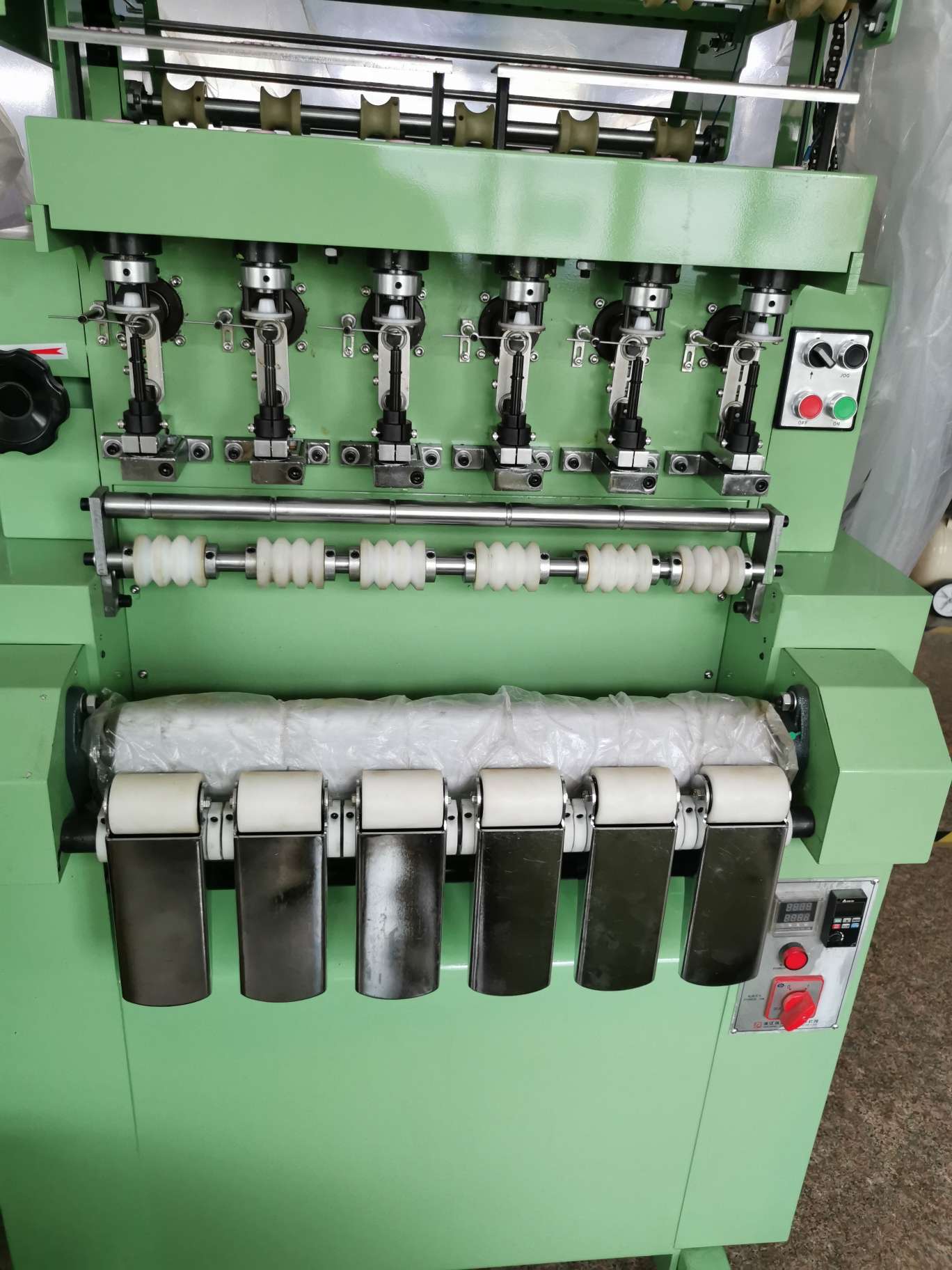 Six-head needle machine thumbnail