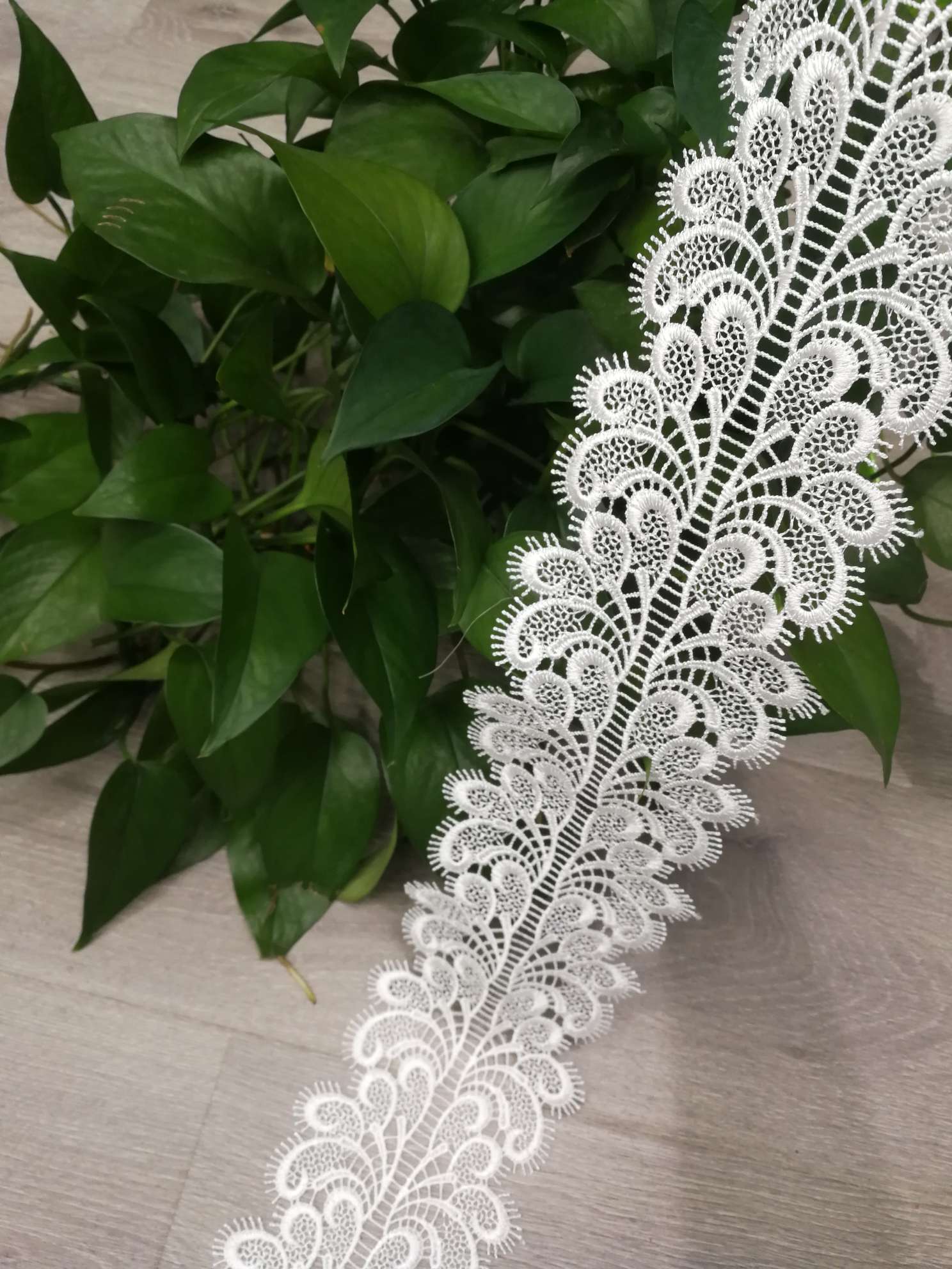 Manufacturers Supply Symmetrical Eyelash Lace Style Water Soluble Embroidery Lace King 40226 At A Low Price Item Picture