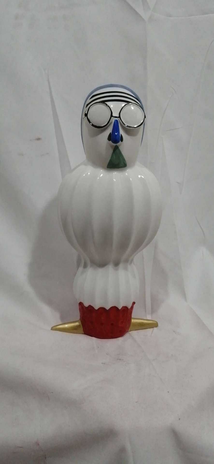 The Ceramic Modern Family series is 36 cm tall Specification image