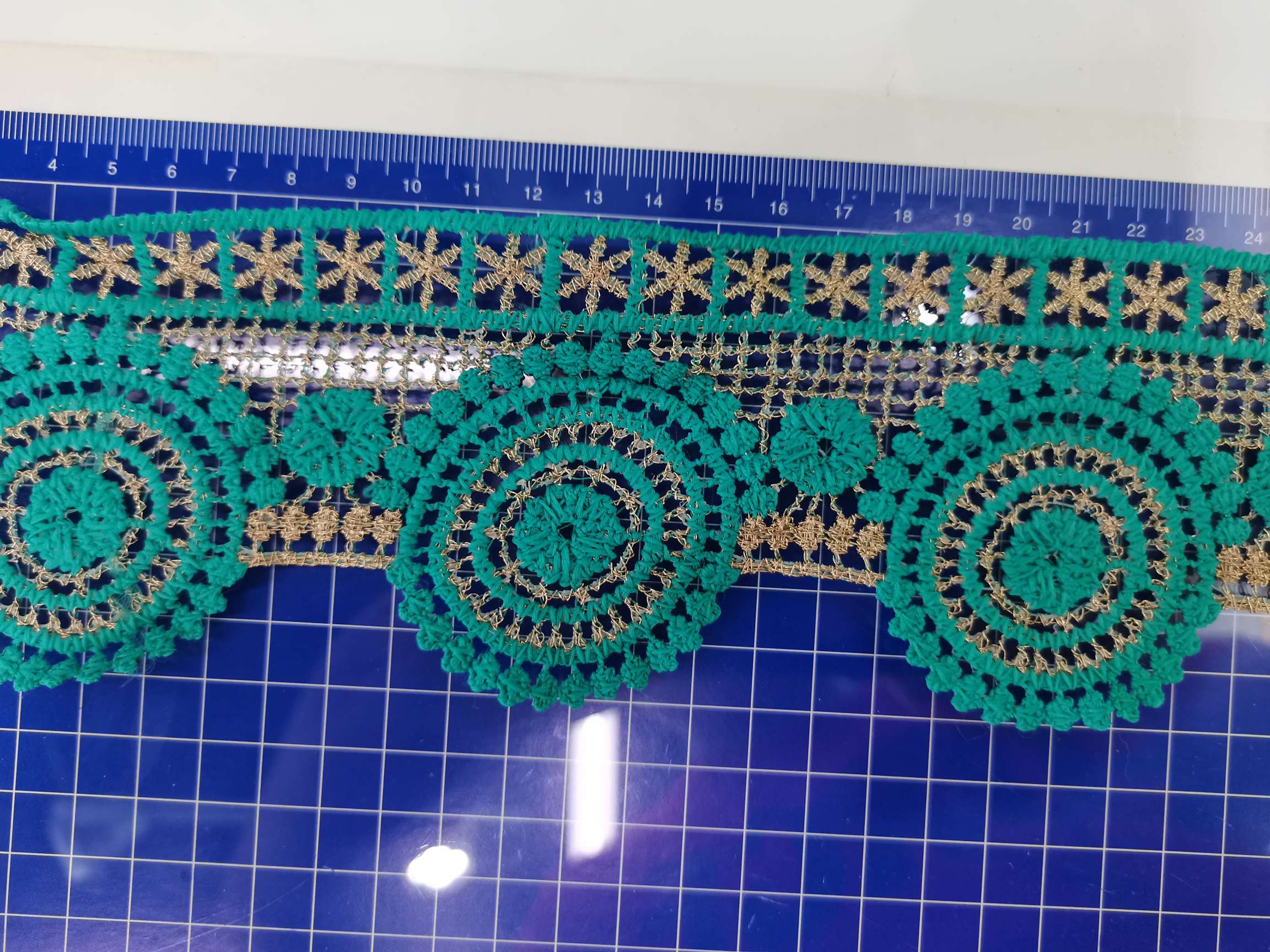 色线加金线花边刺绣，可选色线，质量好 价格优