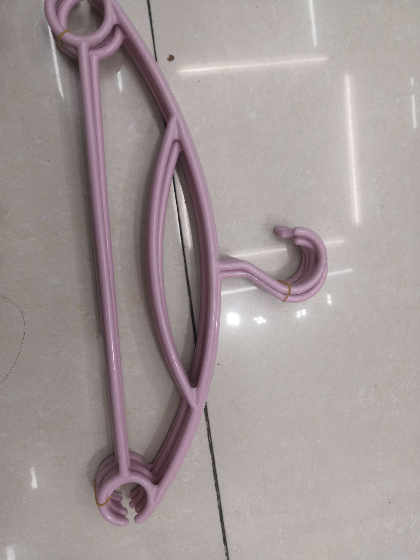 767 Plastic Hangers
