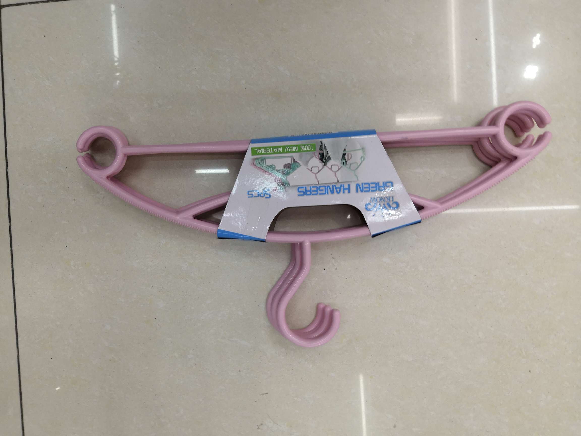 767 Plastic Hangers details Picture
