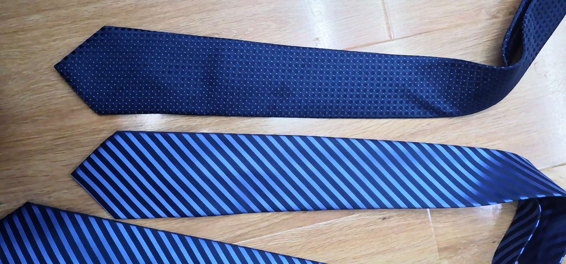 Men's tie B thumbnail