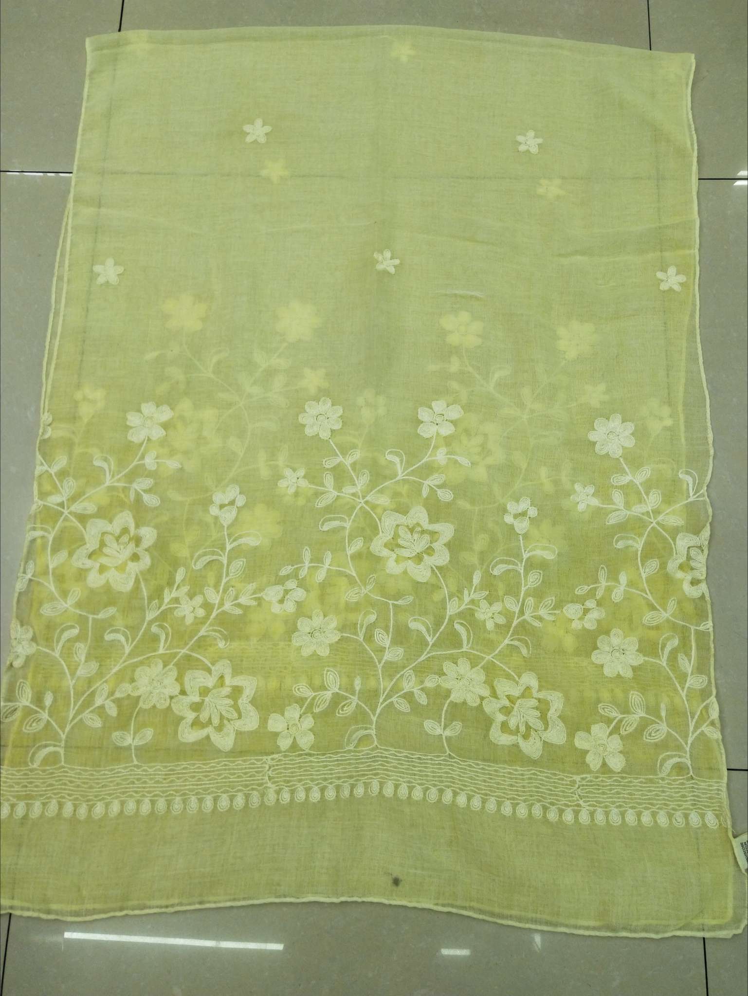 Stained Embroidered Scarf 13 details Picture
