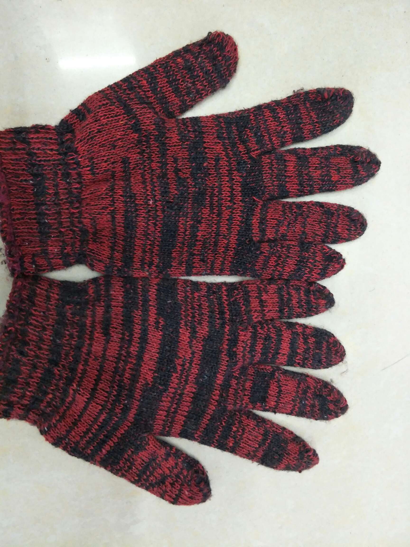 Fancy thread gloves