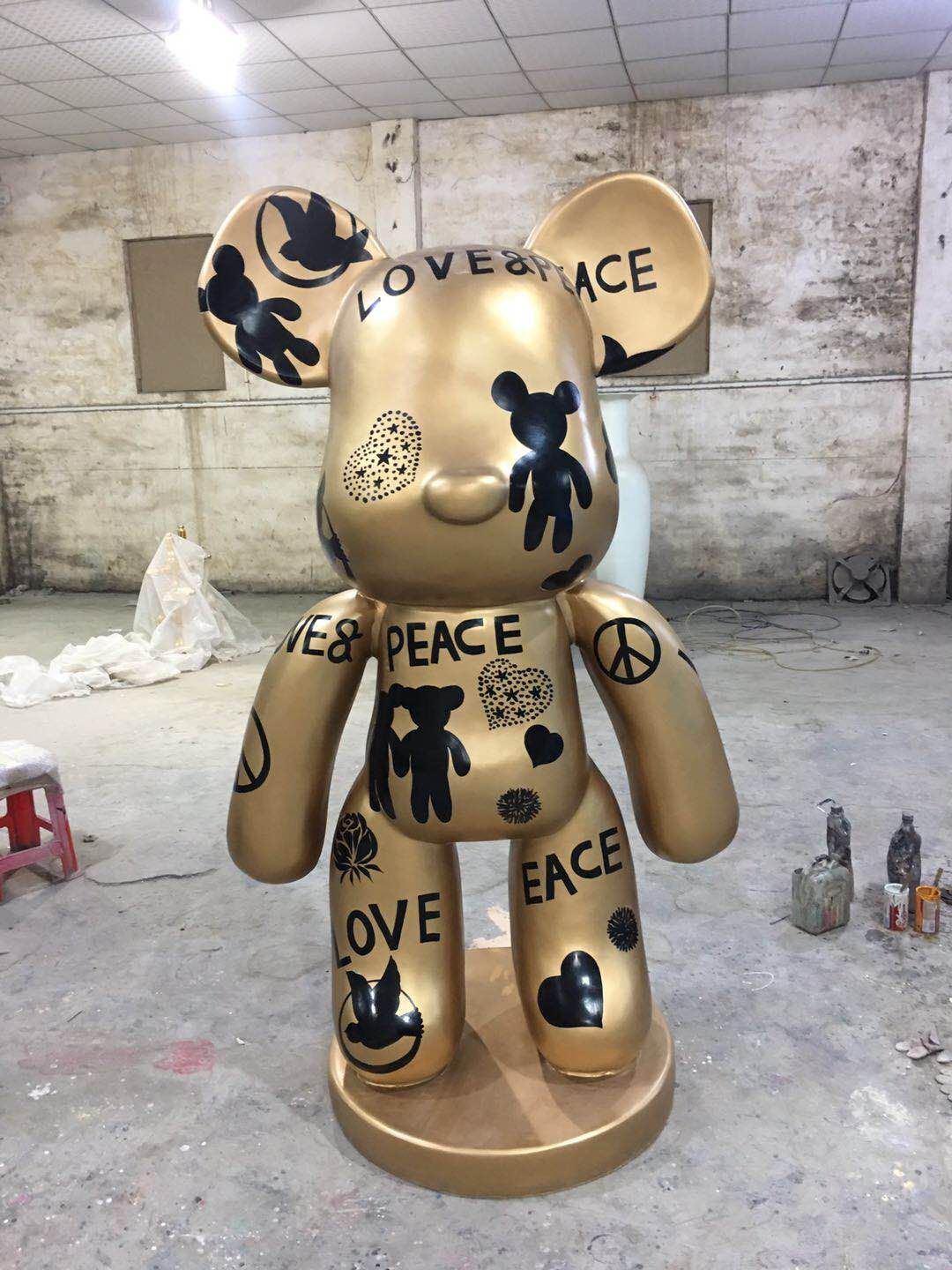 The large violent bear is 200*120*80 tall Specification image