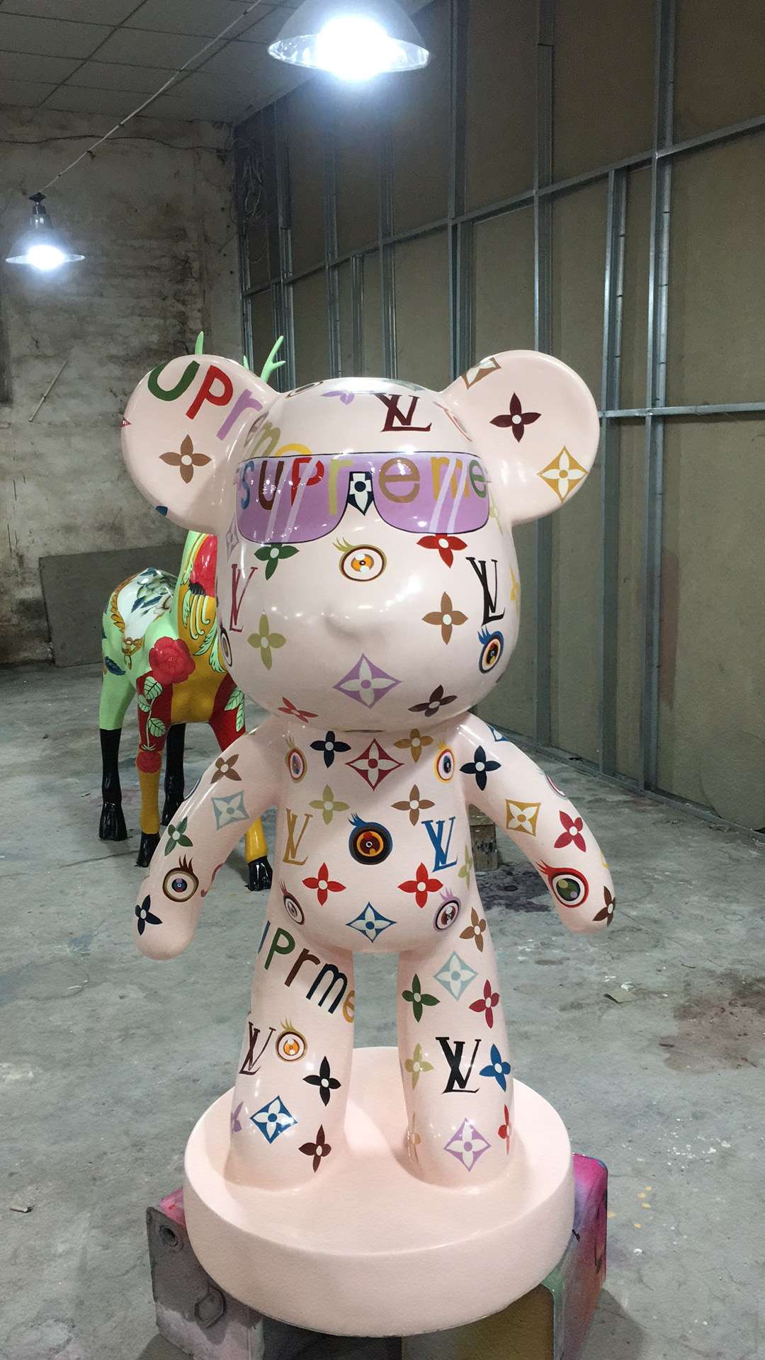 The small violent bear is 133*76*61