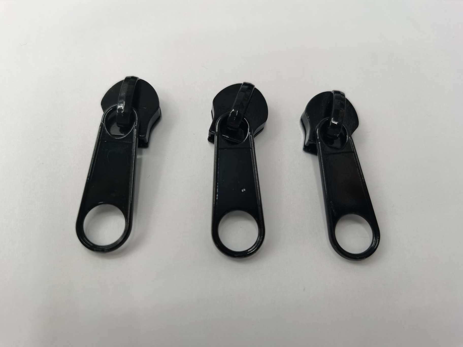 No. 10 nylon zipper head for cases and bags thumbnail