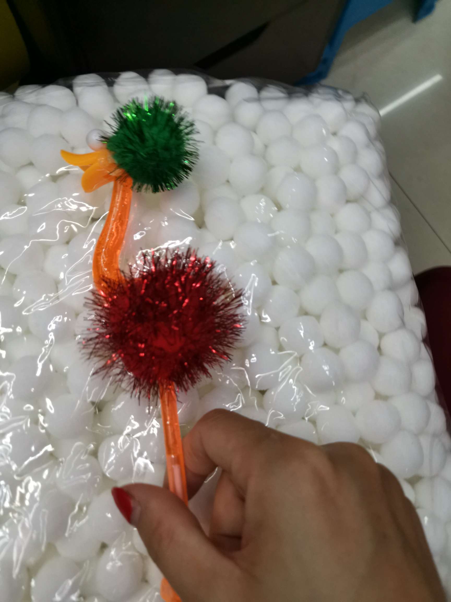 毛球铅笔，