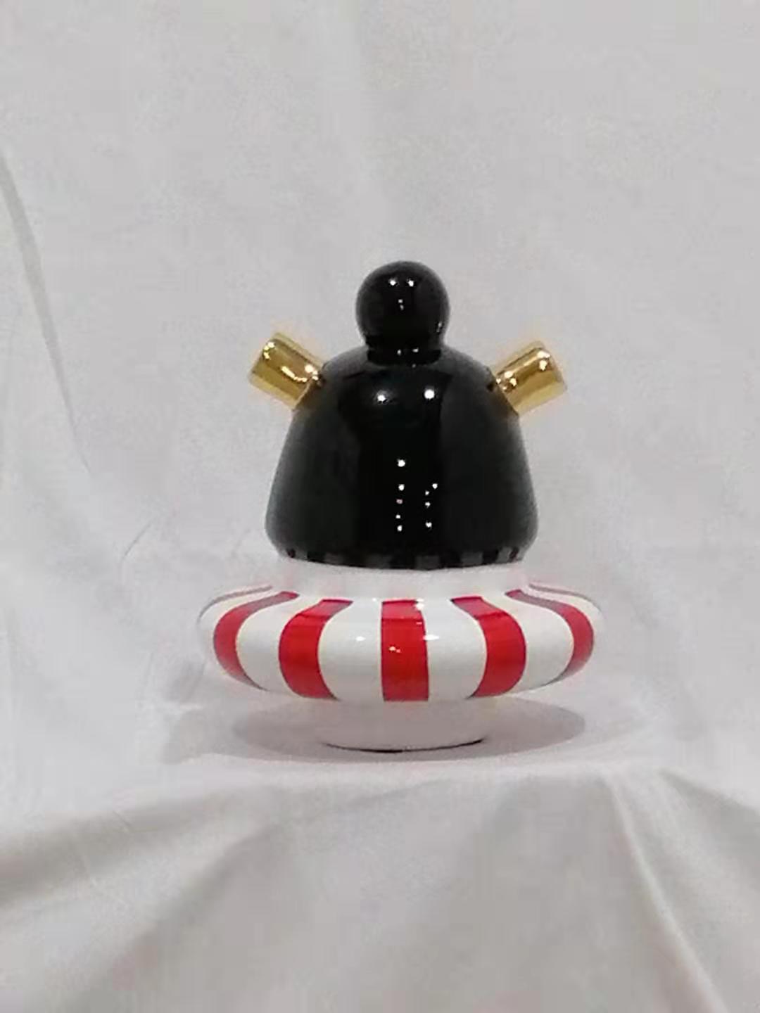 Ceramic red + gold doll, height 27*23*23 details Picture