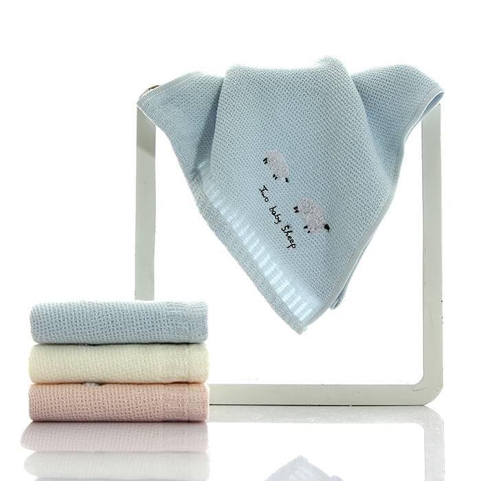 The size of the 7233 Little Sheep children's towel is 25*50