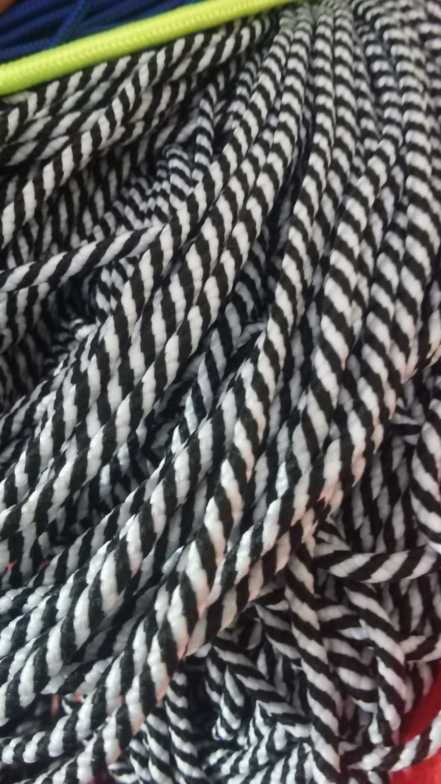 黑加白8股绳