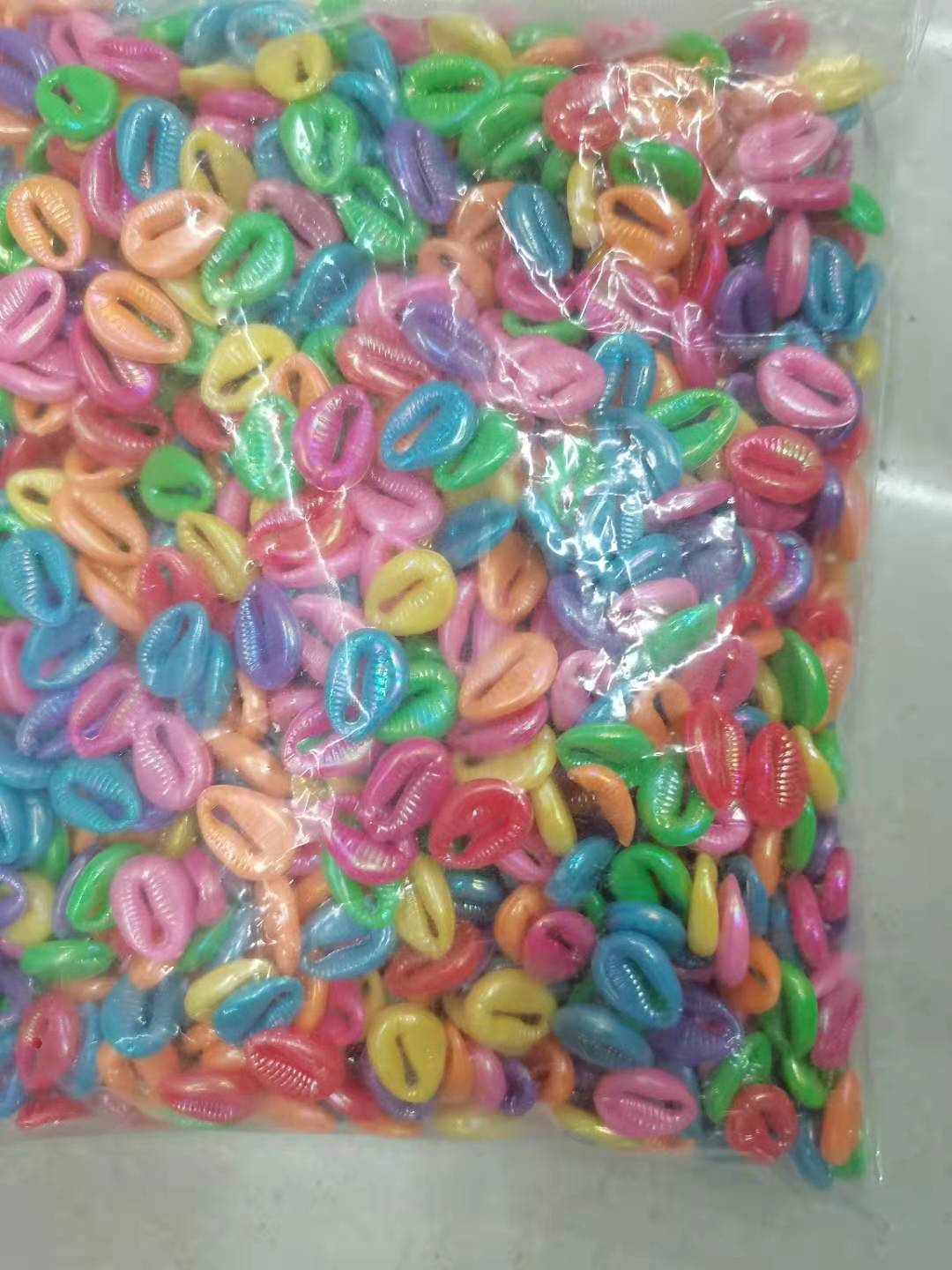 贝壳多色塑料珠
