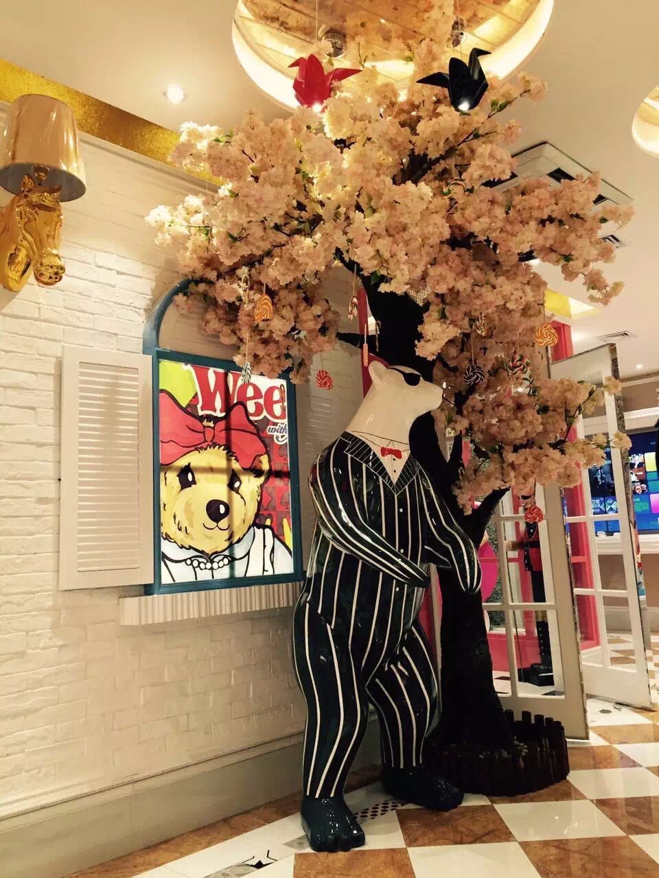 FRP painted bear cartoon sculpture, creative animation model, height 185*65*65 Application Scenario