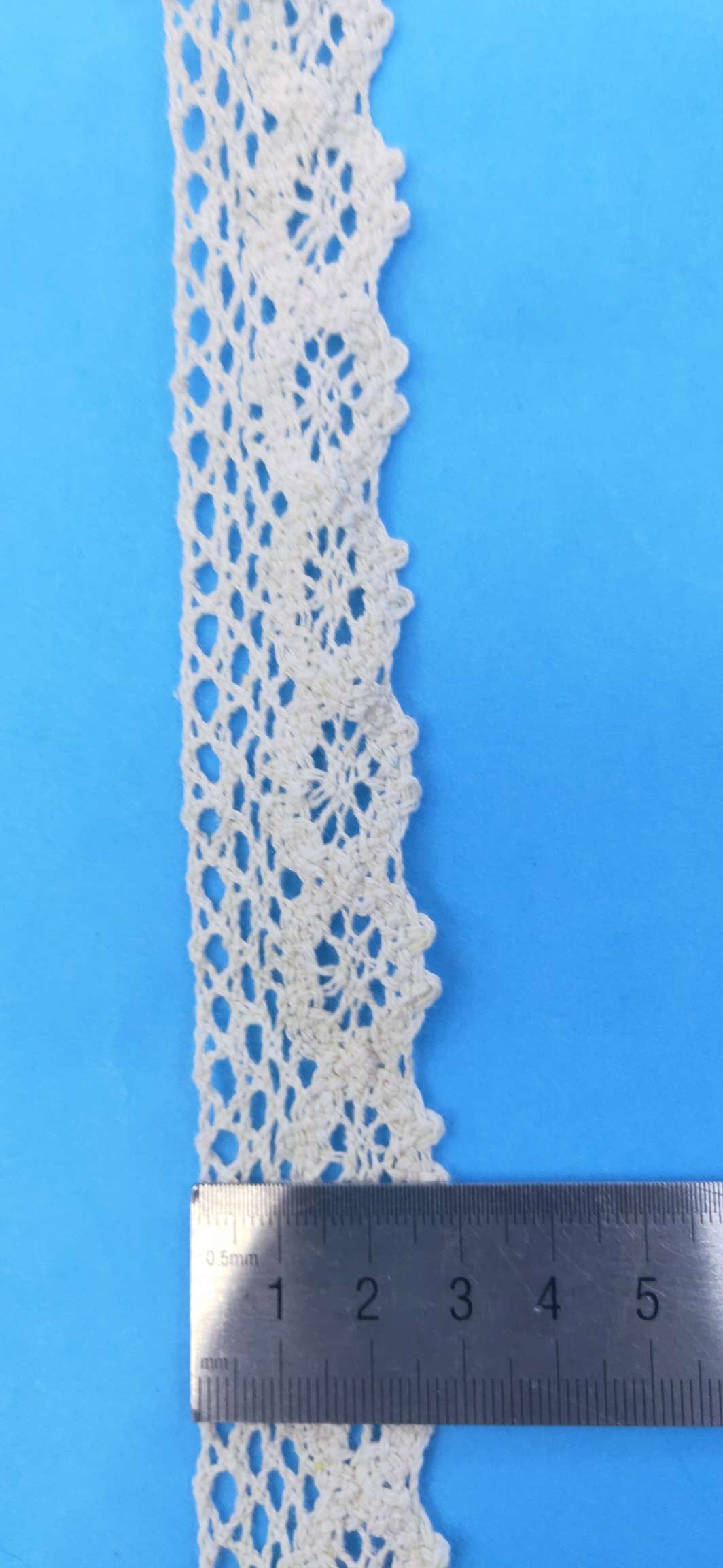 Factory direct sales of 2019 best-selling cotton lace-trimmed hats with decorative edges in stock