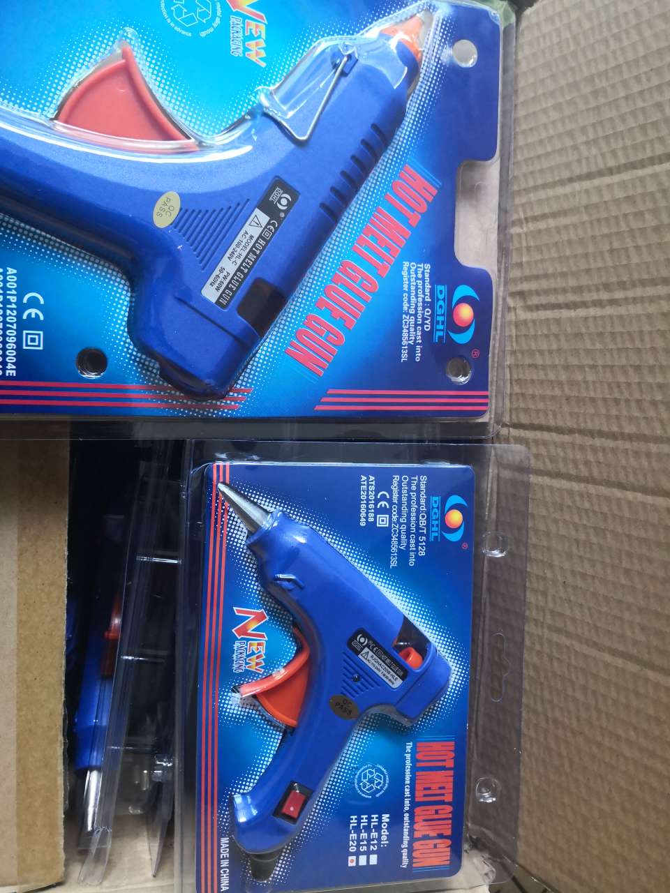 Heli HL-20W hot melt glue gun, small glue gun, 7mm fine glue stick, universal household, handcrafted DIY hot melt glue gun Specification image