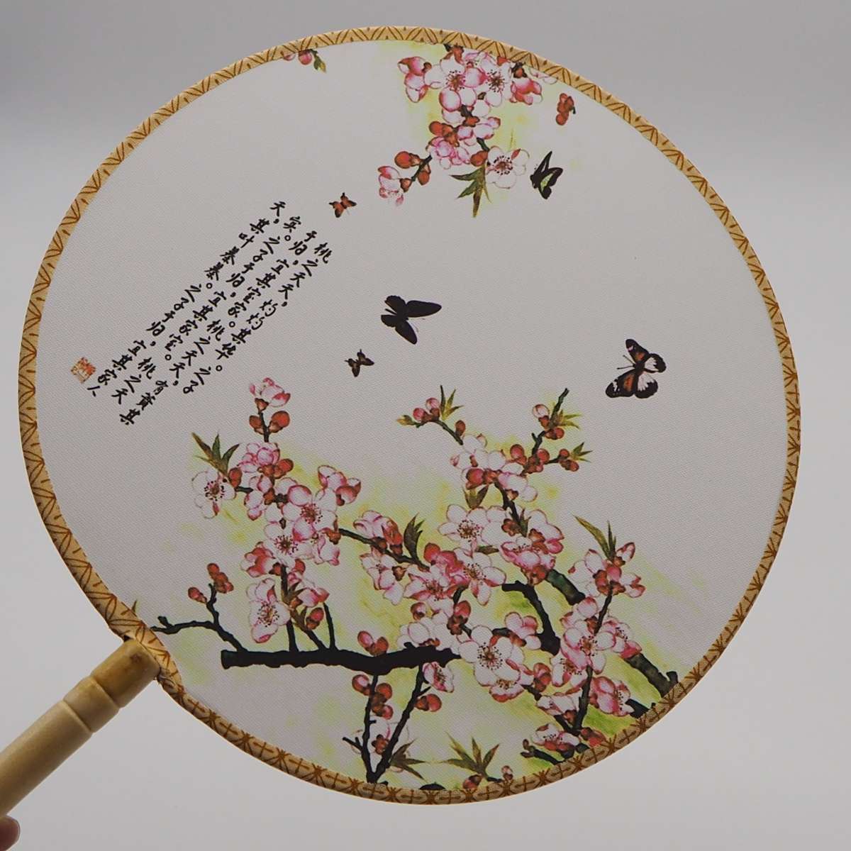 High-quality ancient-style palace fans, round fans, Chinese-style fans, maid fans, wooden-handled cloth fans, Hanfu, and round fans are selling well in scenic spots details Picture