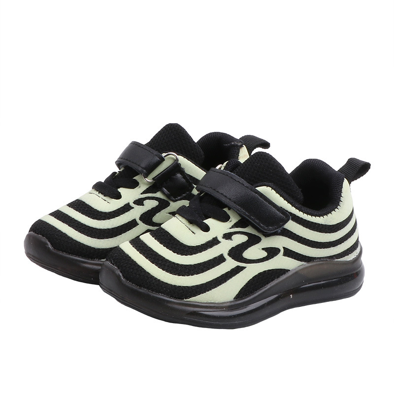 新款童鞋带灯网面发光男女儿童运动鞋休闲系带魔术贴板鞋厂家直销细节图