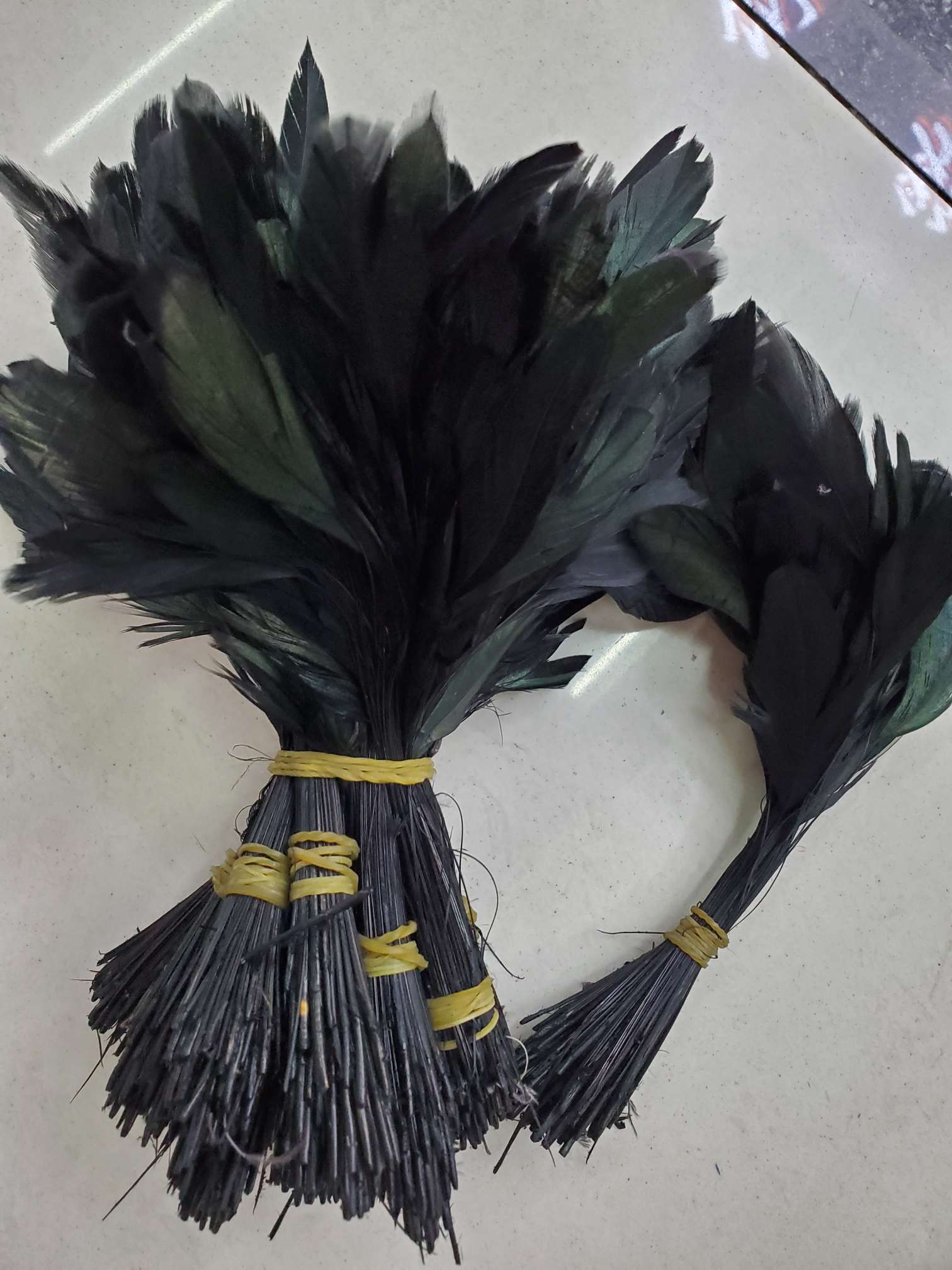 Black tear tail thumbnail